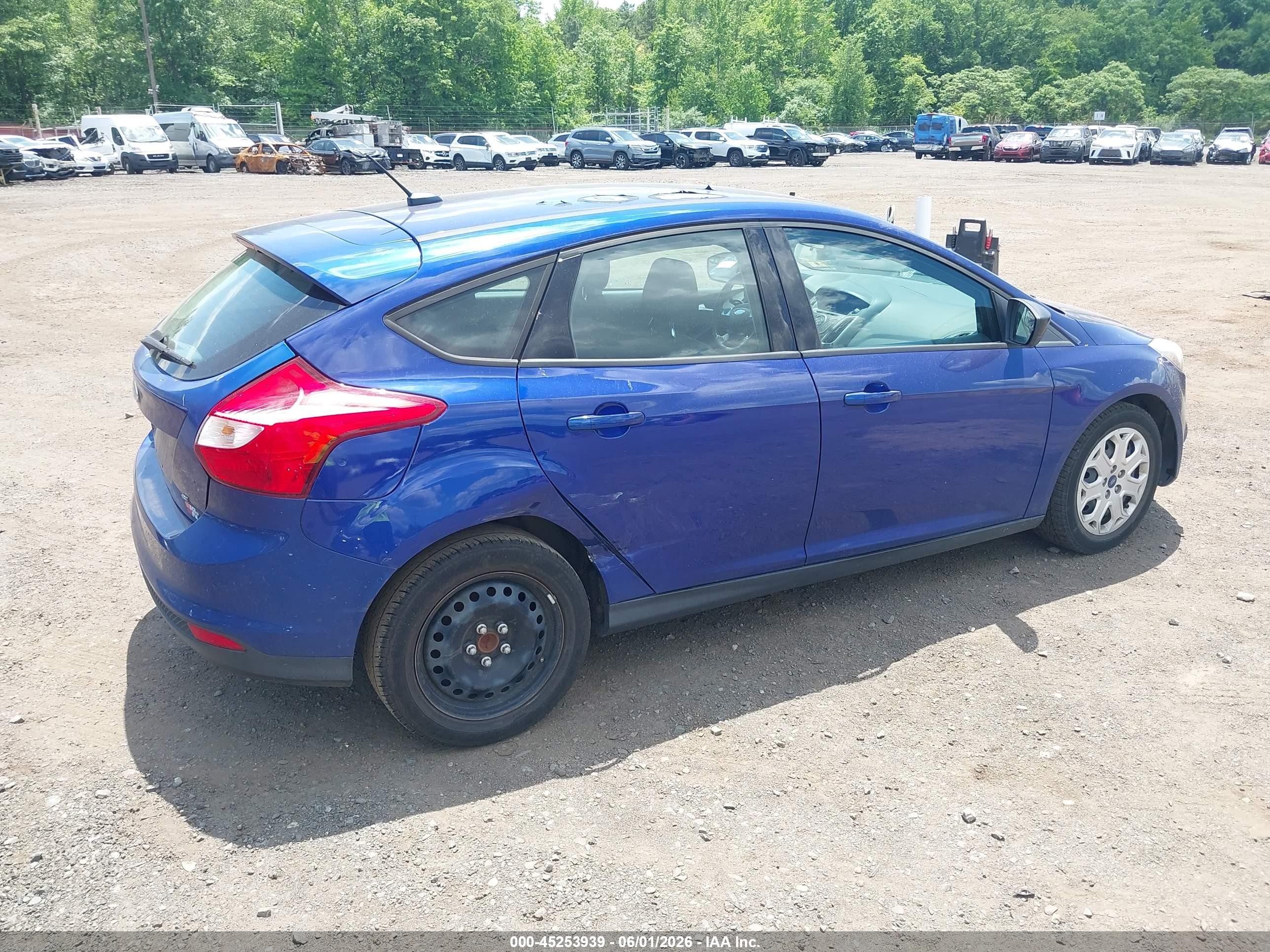 2012 Ford Focus Se Dark Blue vin: 1FAHP3K28CL281813
