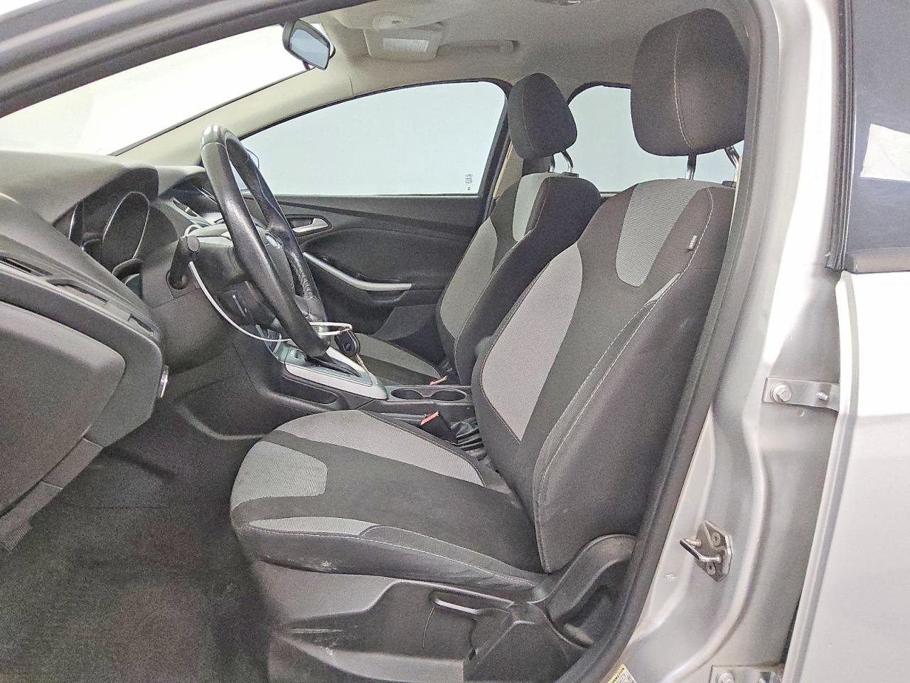 2012 Ford Focus Se Silver vin: 1FAHP3K28CL321565
