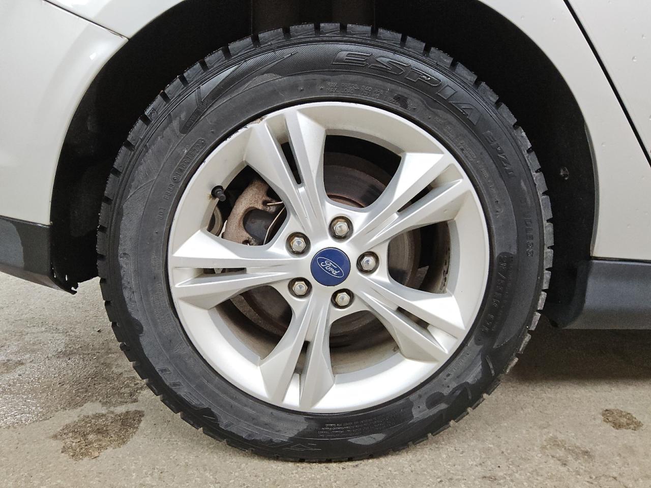 2012 Ford Focus Se Silver vin: 1FAHP3K28CL321565 Damage: Right Rear Wheel, Curb Rash, > 12 Inches