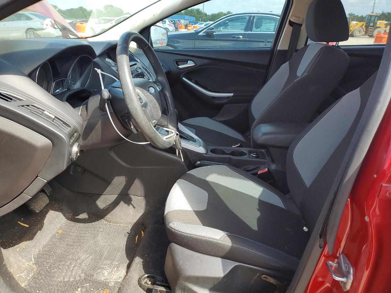 2012 Ford Focus Se Red vin: 1FAHP3K28CL476181