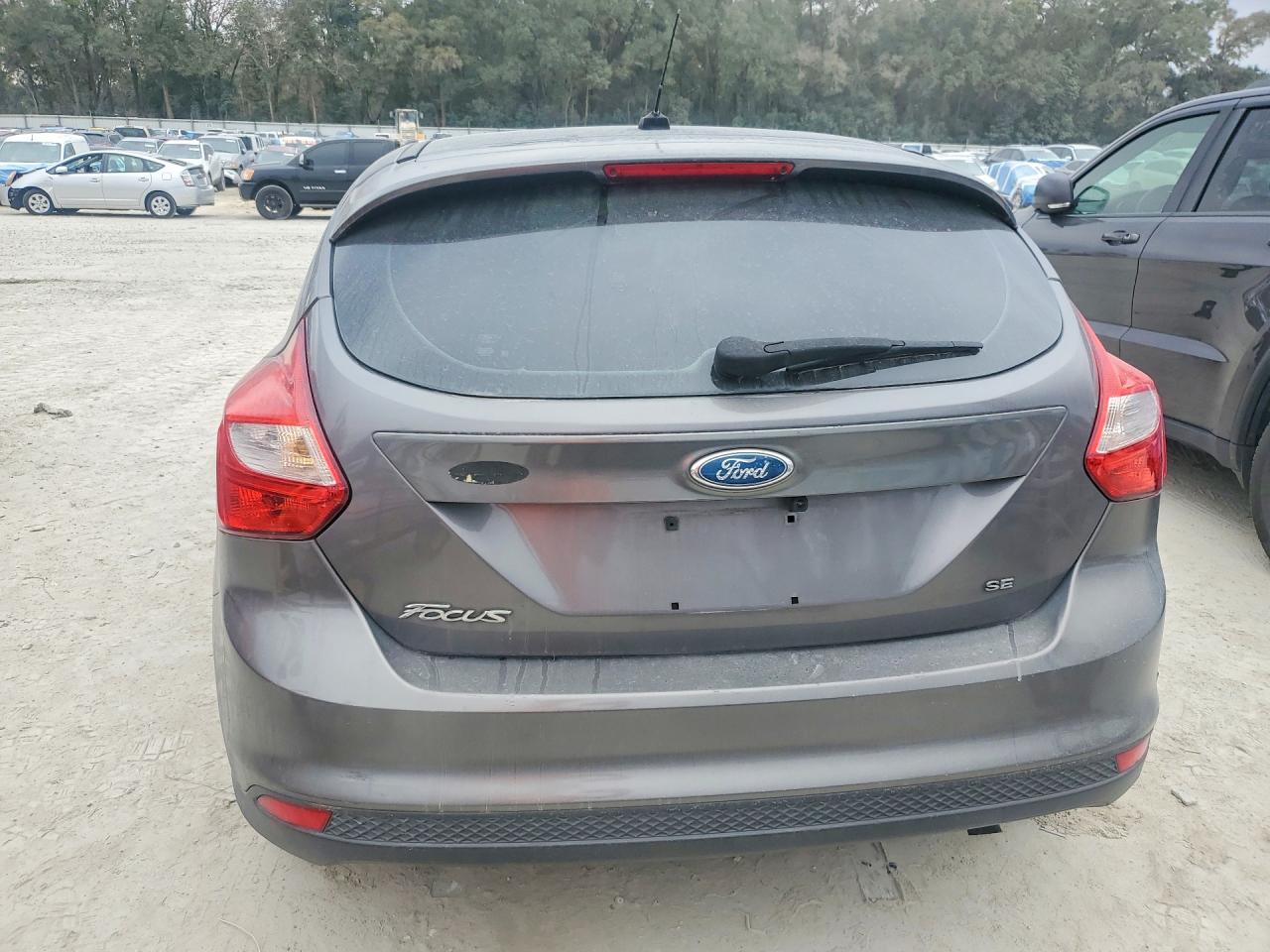 2012 Ford Focus Gray vin: 1FAHP3K29CL113713