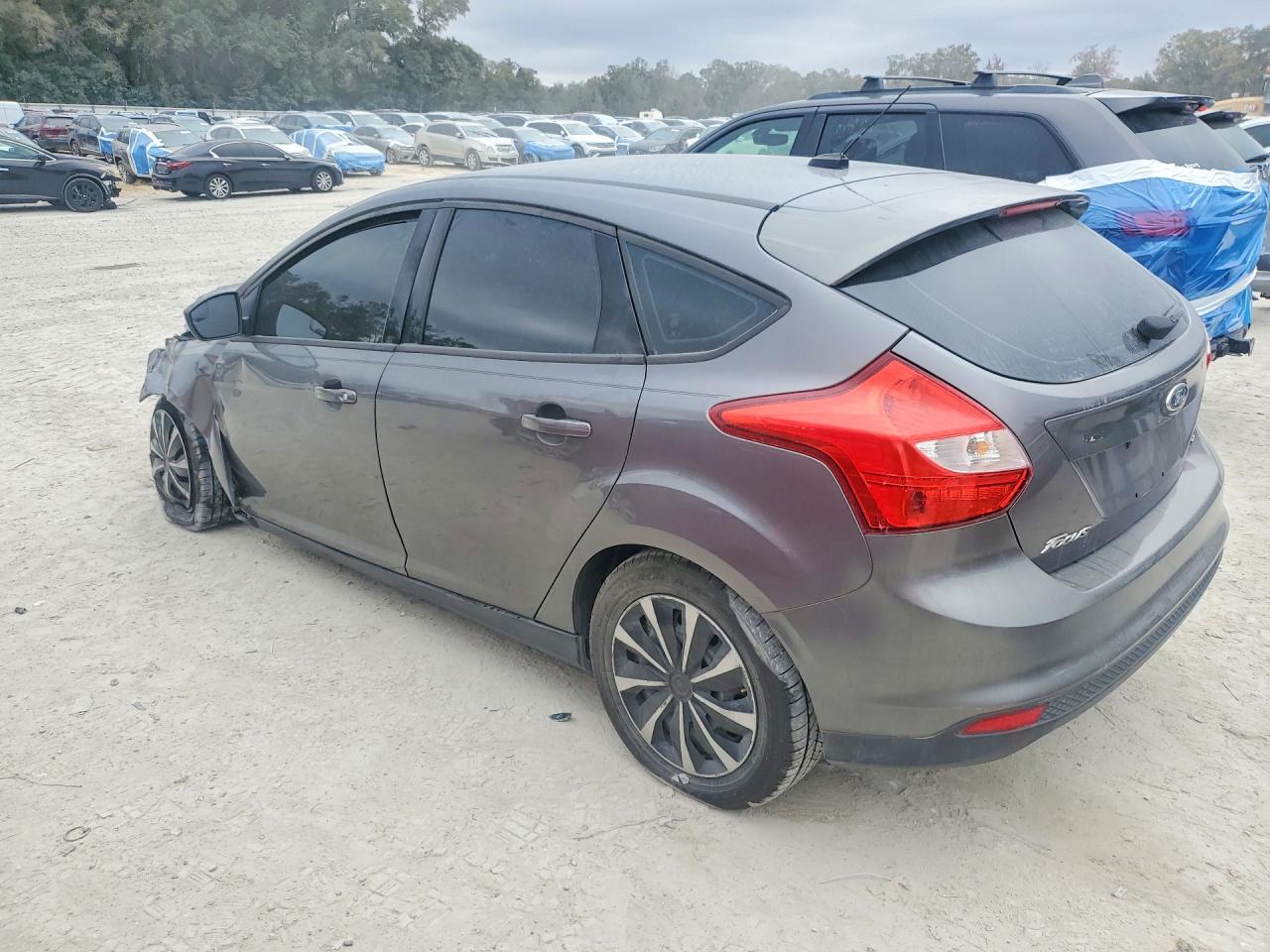2012 Ford Focus Gray vin: 1FAHP3K29CL113713