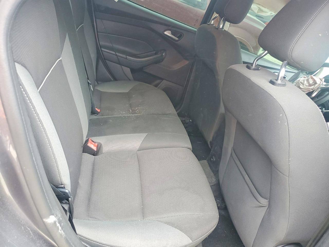 2012 Ford Focus Gray vin: 1FAHP3K29CL113713
