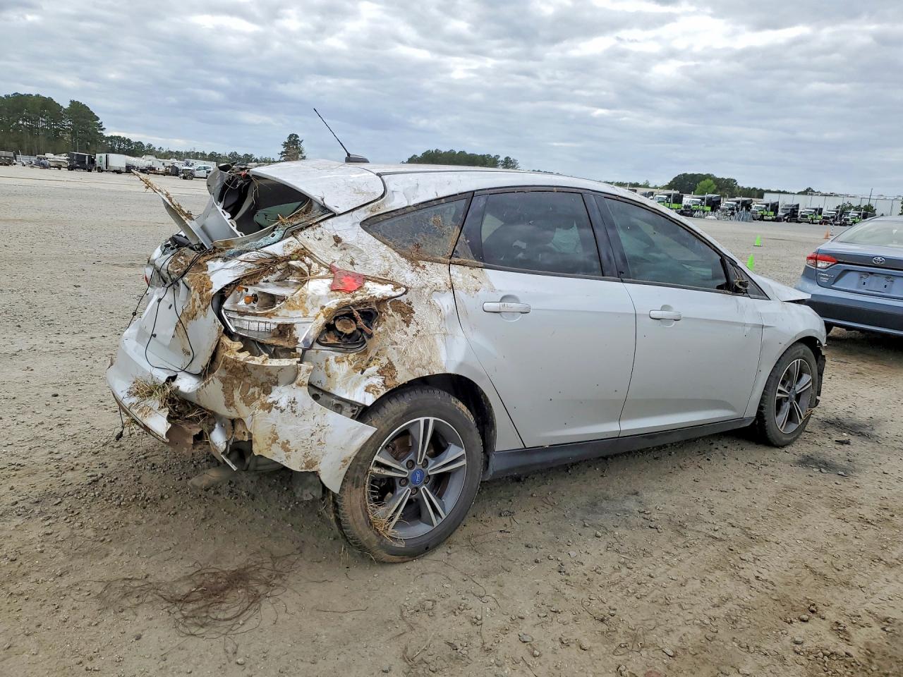 2012 Ford Focus Se Silver vin: 1FAHP3K29CL151653