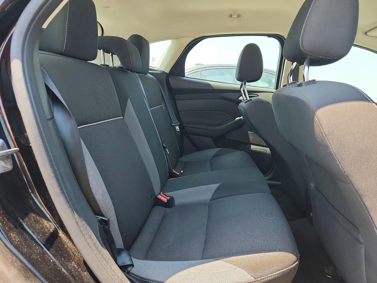 2012 Ford Focus Se Черный vin: 1FAHP3K29CL237609