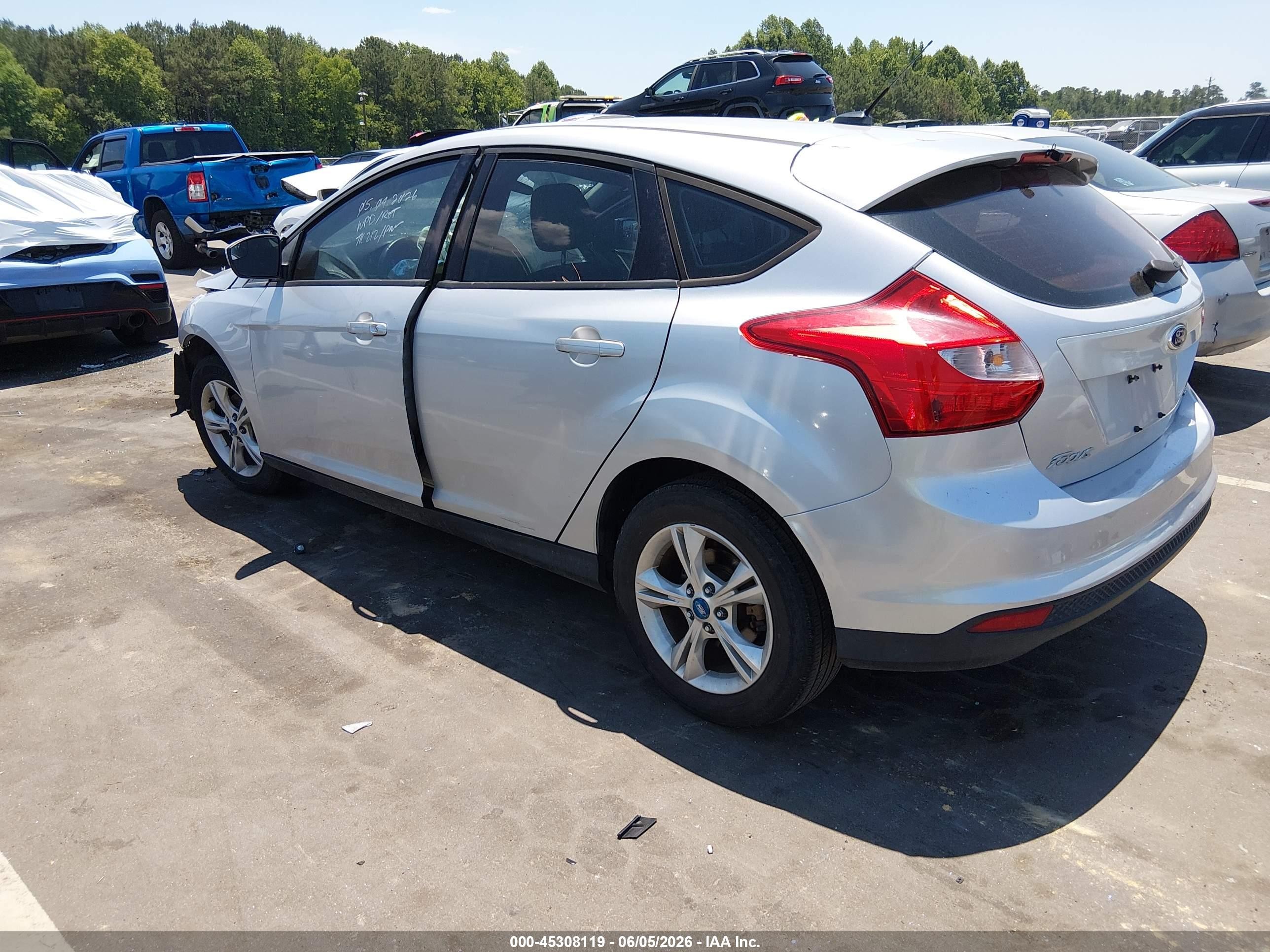 2012 Ford Focus Se Silver vin: 1FAHP3K29CL262557