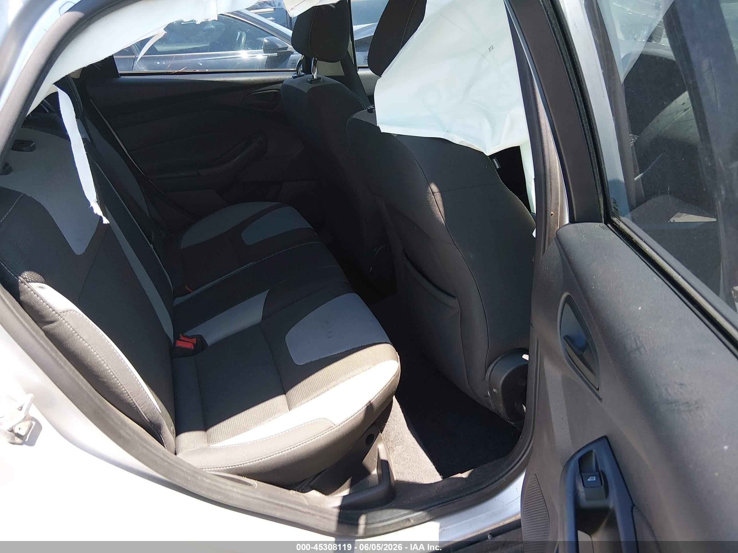 2012 Ford Focus Se Silver vin: 1FAHP3K29CL262557