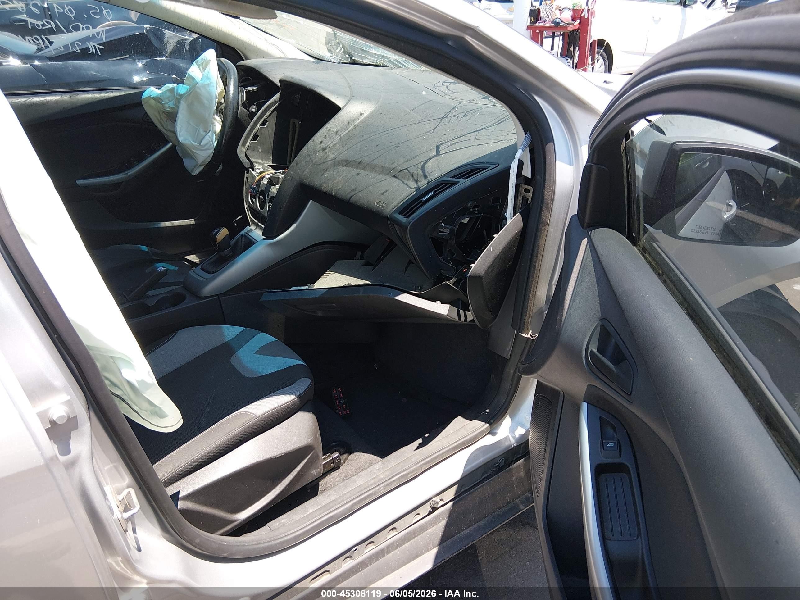 2012 Ford Focus Se Silver vin: 1FAHP3K29CL262557