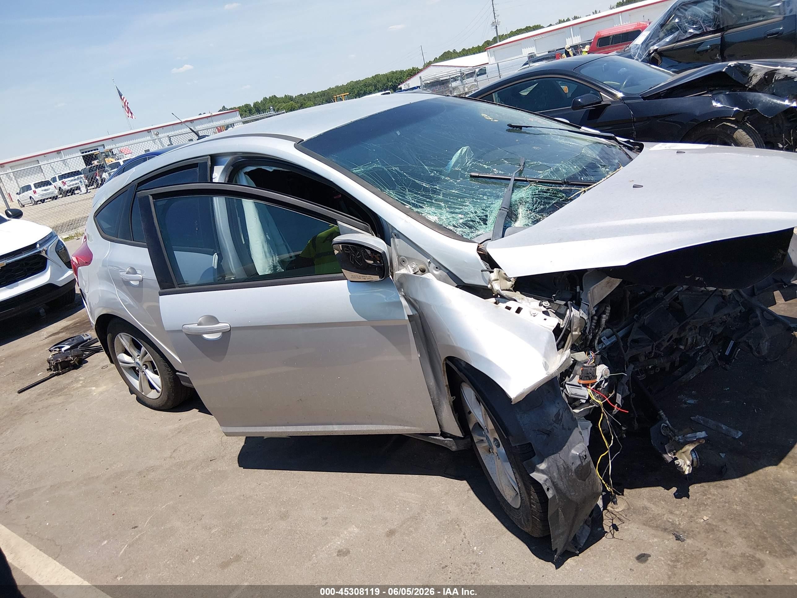 2012 Ford Focus Se Silver vin: 1FAHP3K29CL262557
