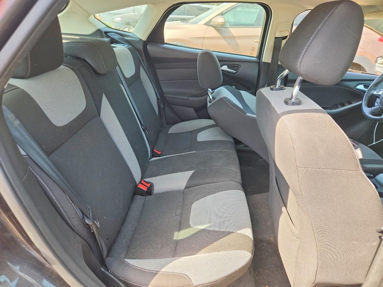 2012 Ford Focus Se Gray vin: 1FAHP3K29CL265412