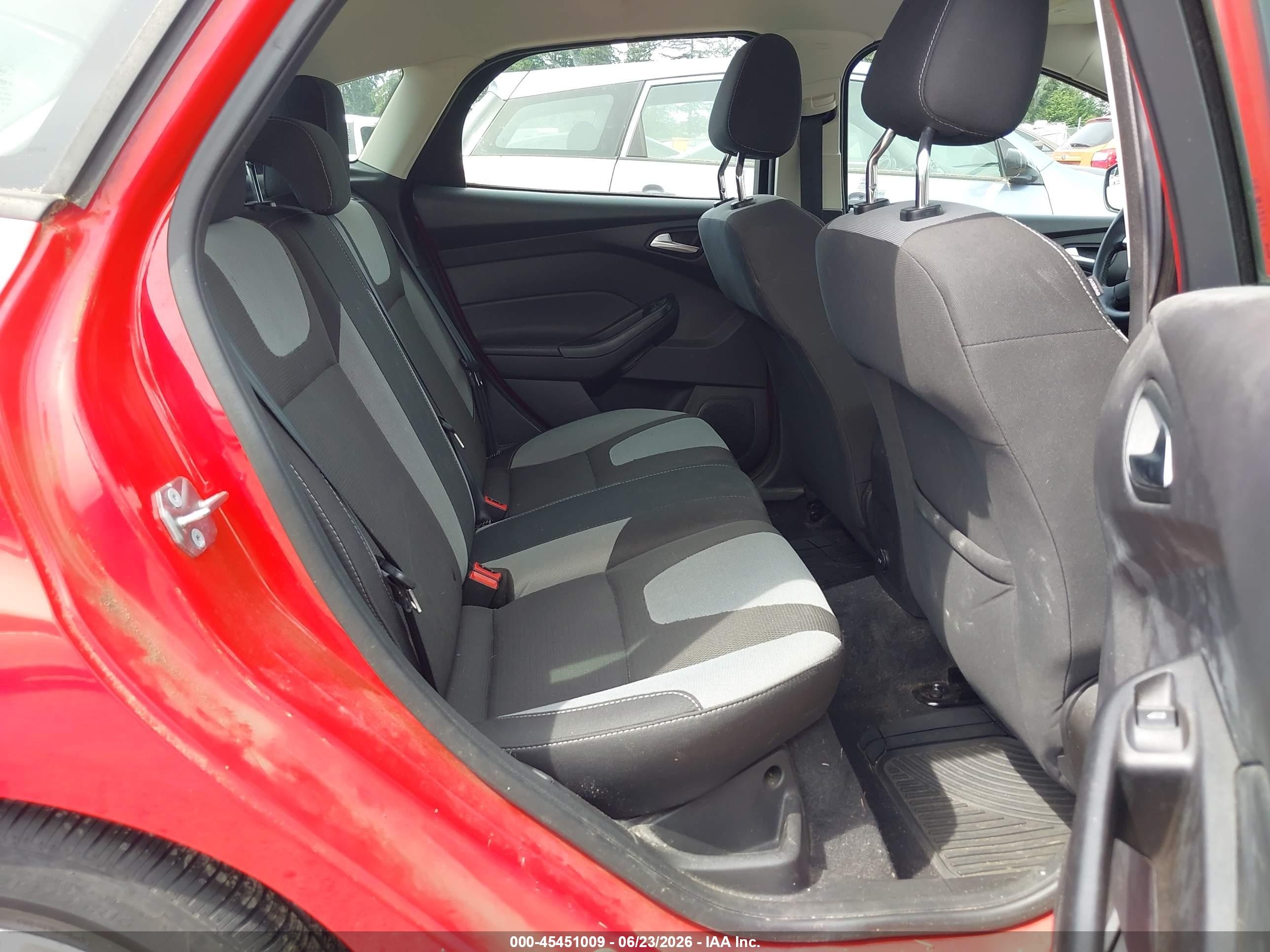 2012 Ford Focus Se Red vin: 1FAHP3K29CL295445