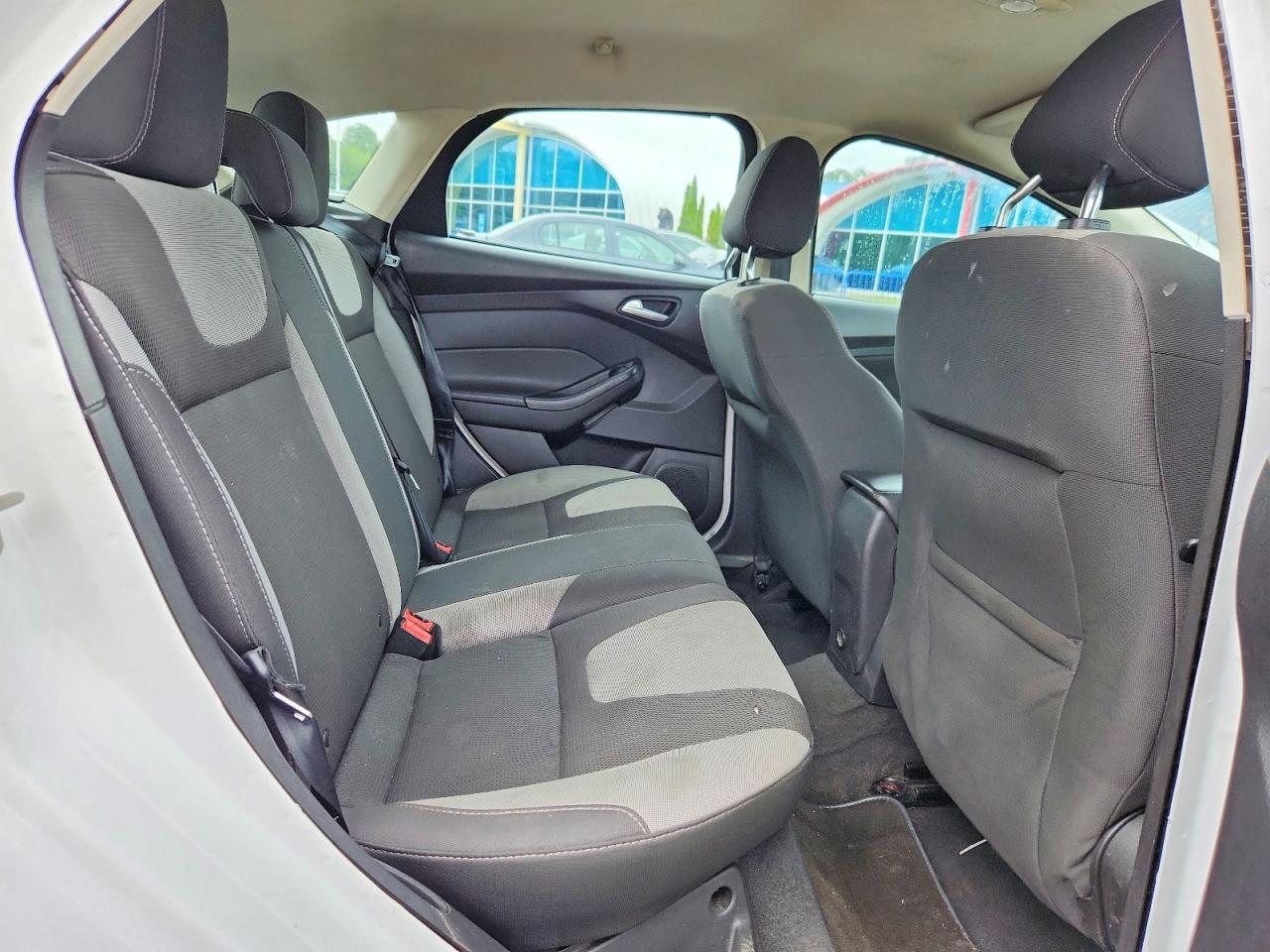 2012 Ford Focus Se White vin: 1FAHP3K29CL296868