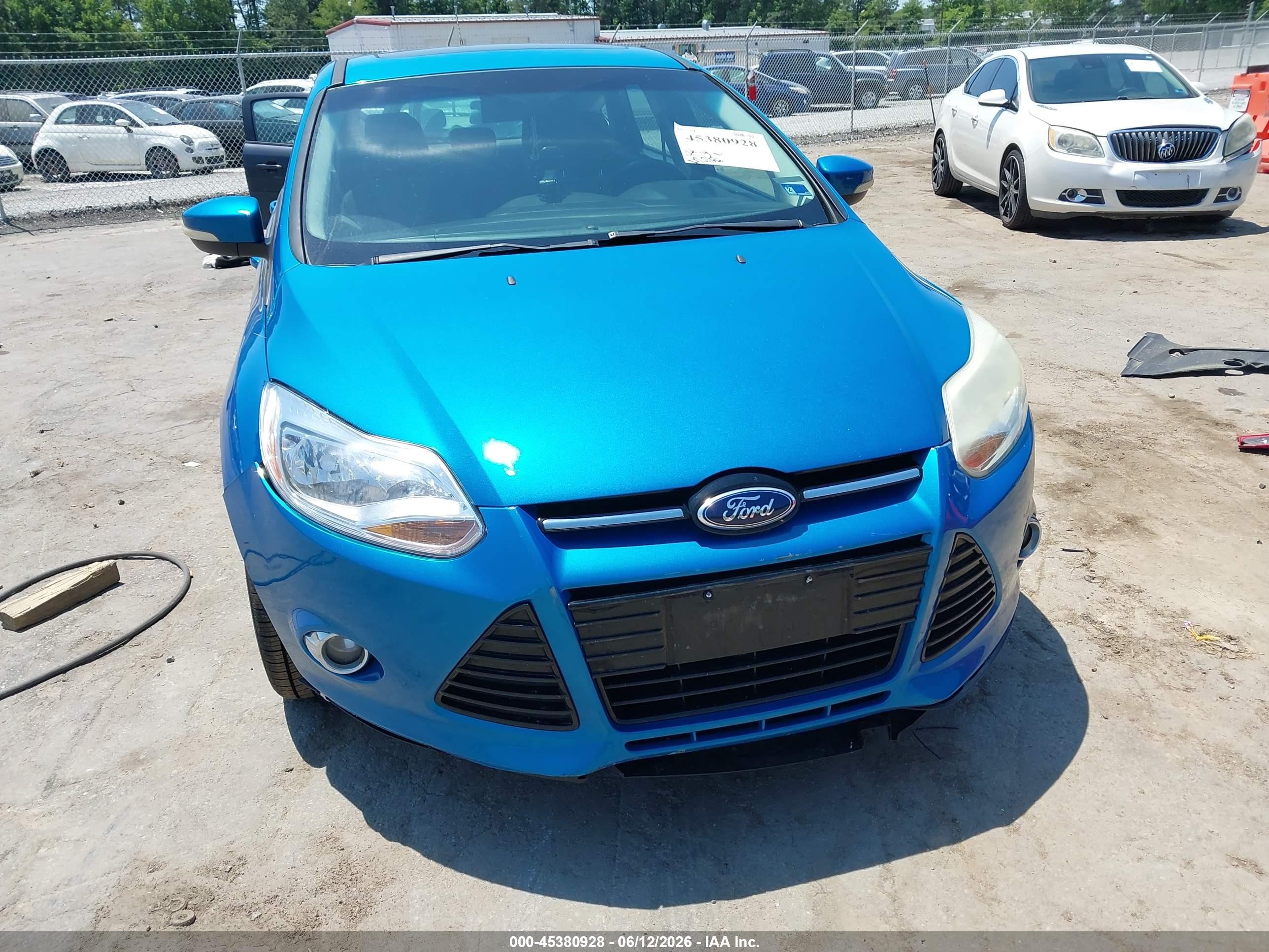 2012 Ford Focus Se Blue vin: 1FAHP3K29CL402574