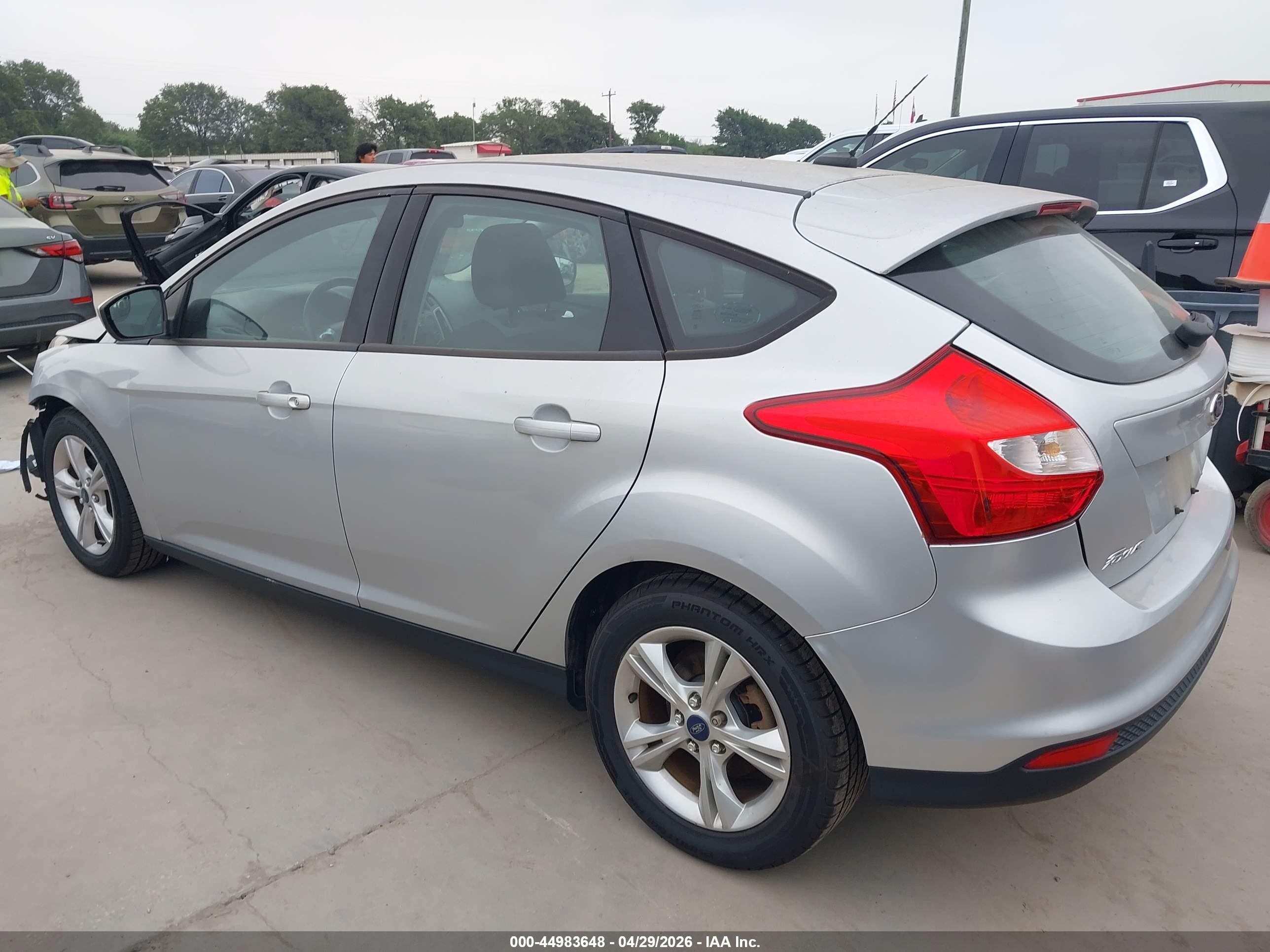 2012 Ford Focus Se Серебряный vin: 1FAHP3K29CL428690