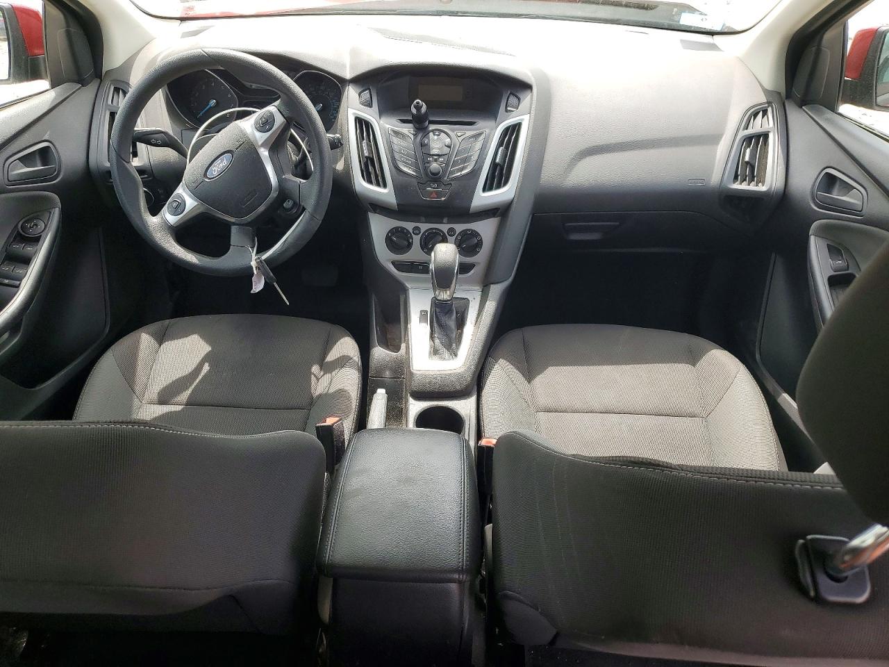 2012 Ford Focus Se Red vin: 1FAHP3K2XCL134103