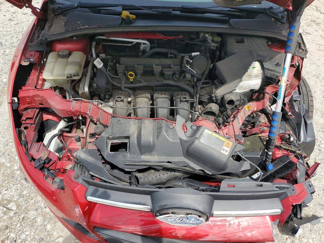 2012 Ford Focus Se Red vin: 1FAHP3K2XCL134103