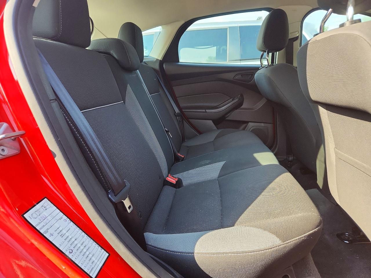 2012 Ford Focus Se Red vin: 1FAHP3K2XCL162659