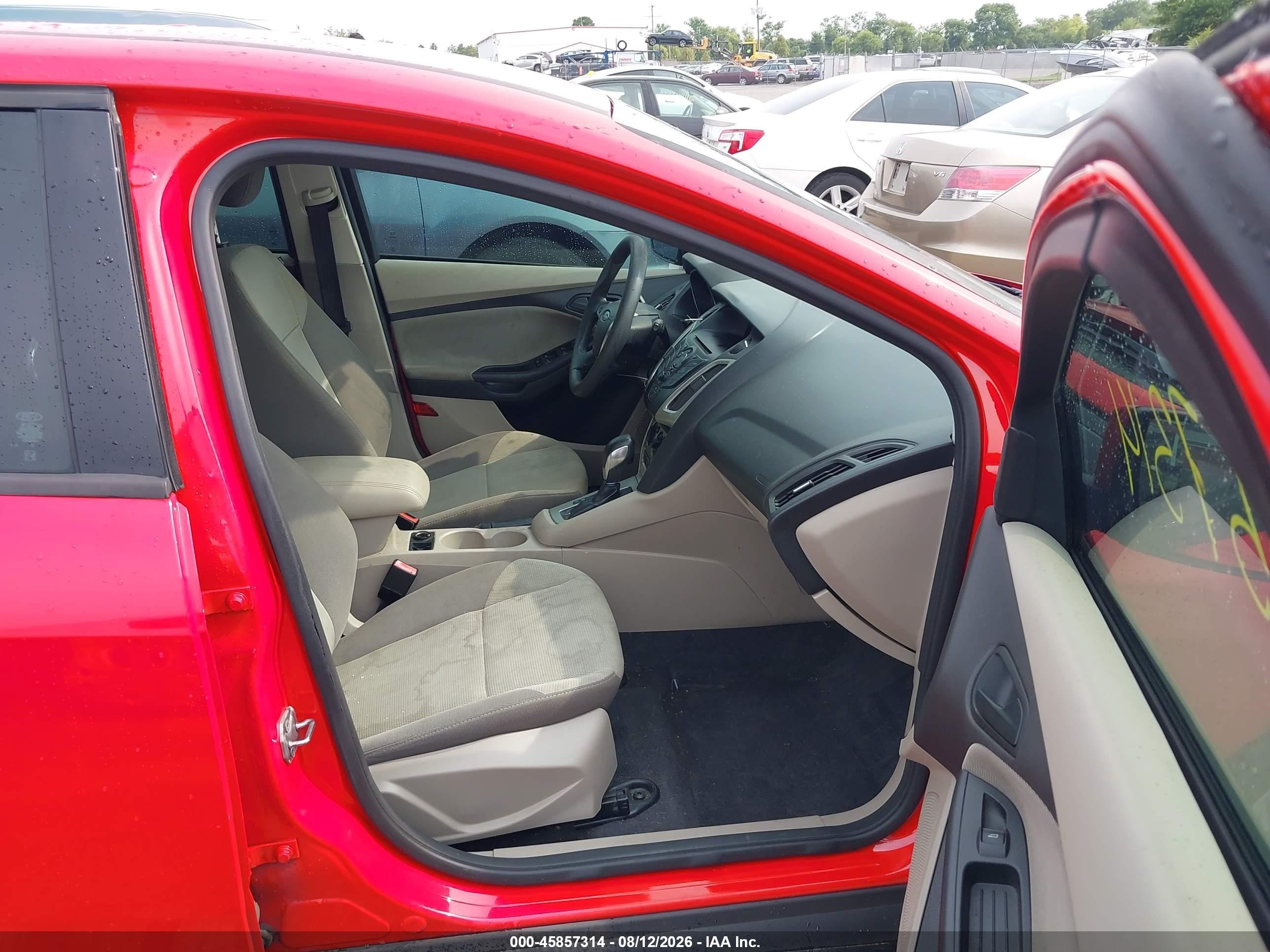 2012 Ford Focus Se Red vin: 1FAHP3K2XCL271154