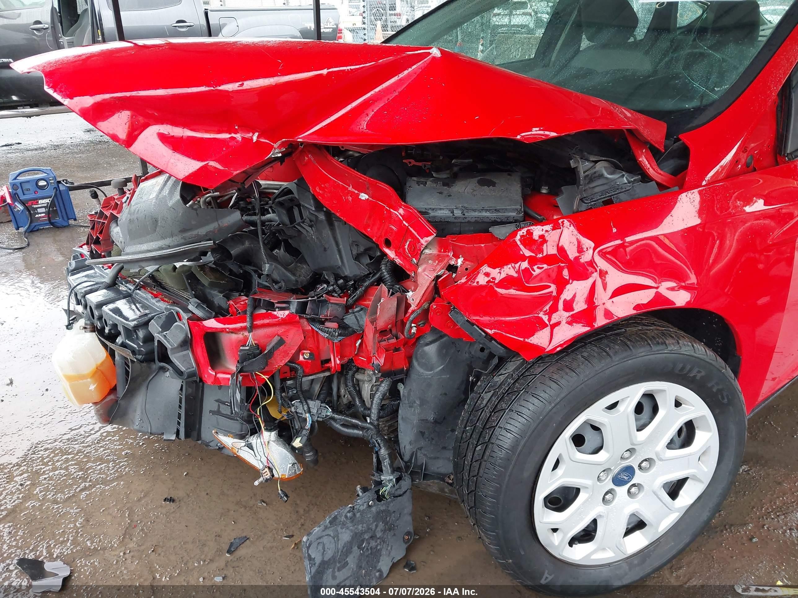 2012 Ford Focus Se Красный vin: 1FAHP3K2XCL314004
