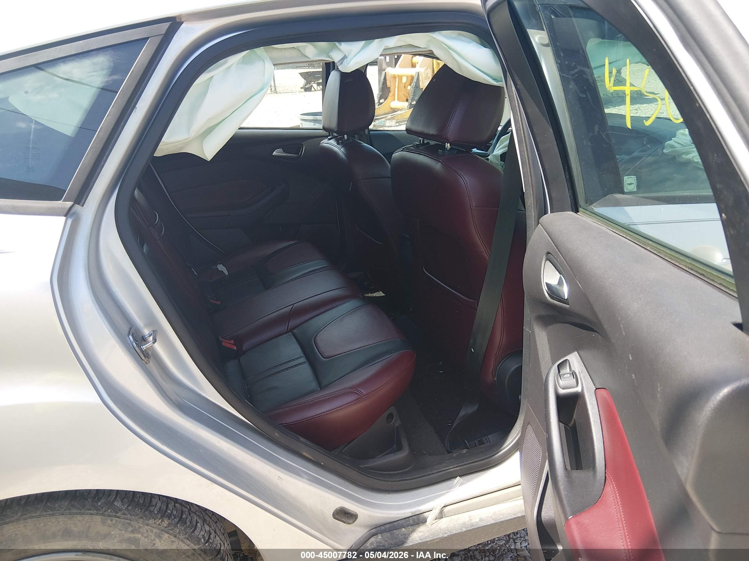 2012 Ford Focus Se Silver vin: 1FAHP3K2XCL413602