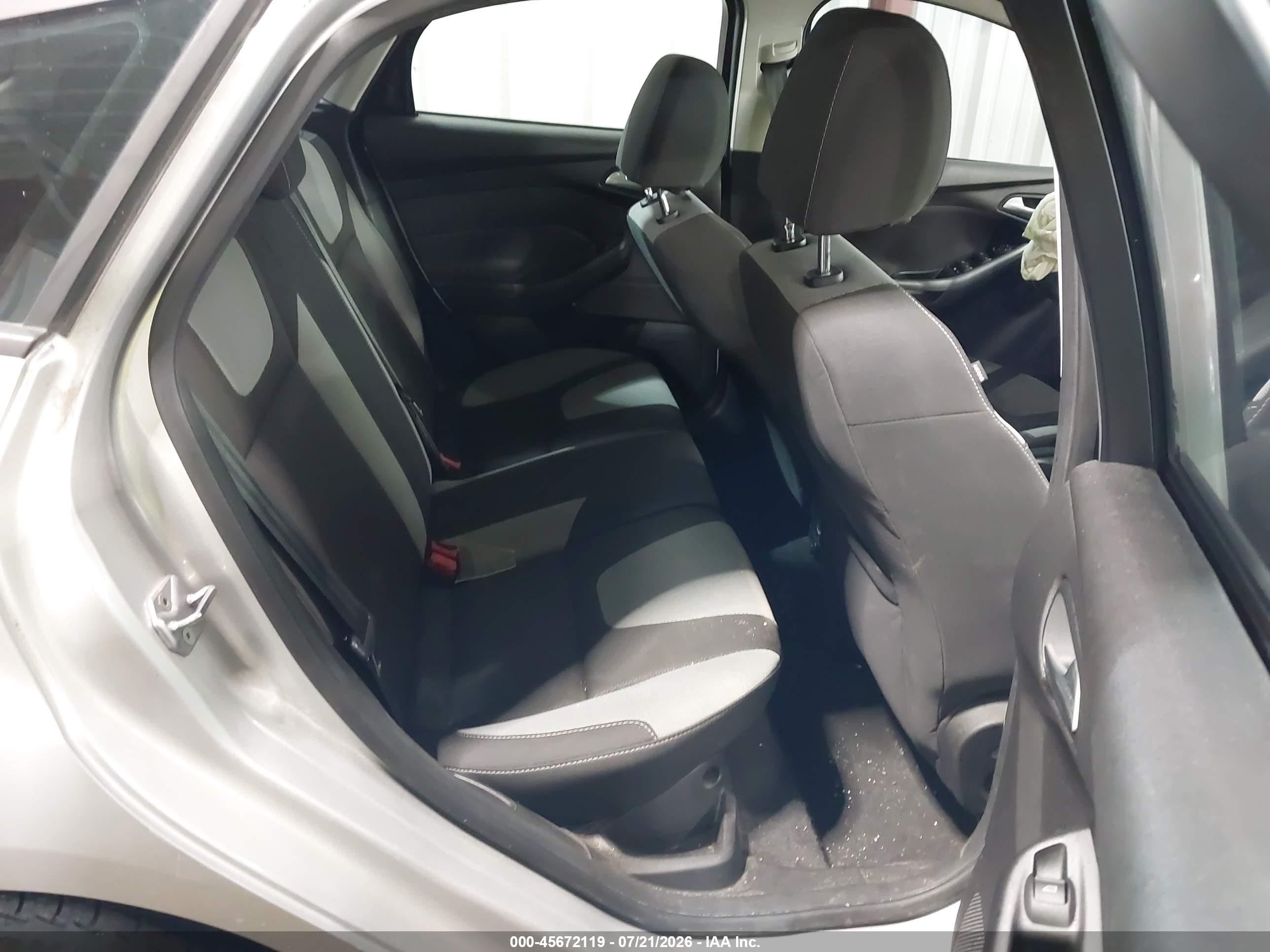 2012 Ford Focus Se Silver vin: 1FAHP3K2XCL433798