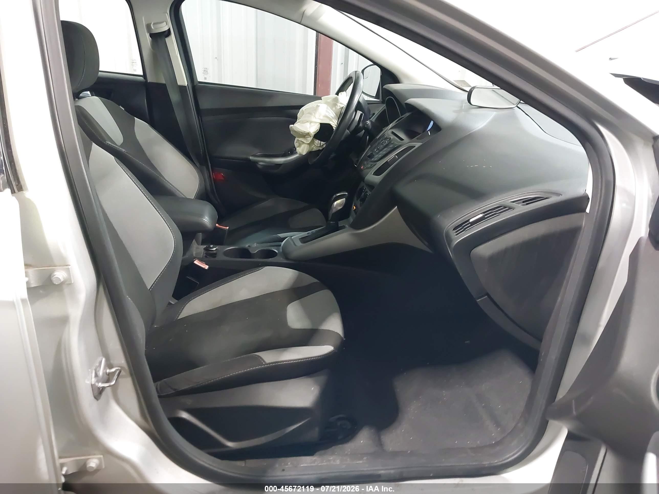 2012 Ford Focus Se Silver vin: 1FAHP3K2XCL433798