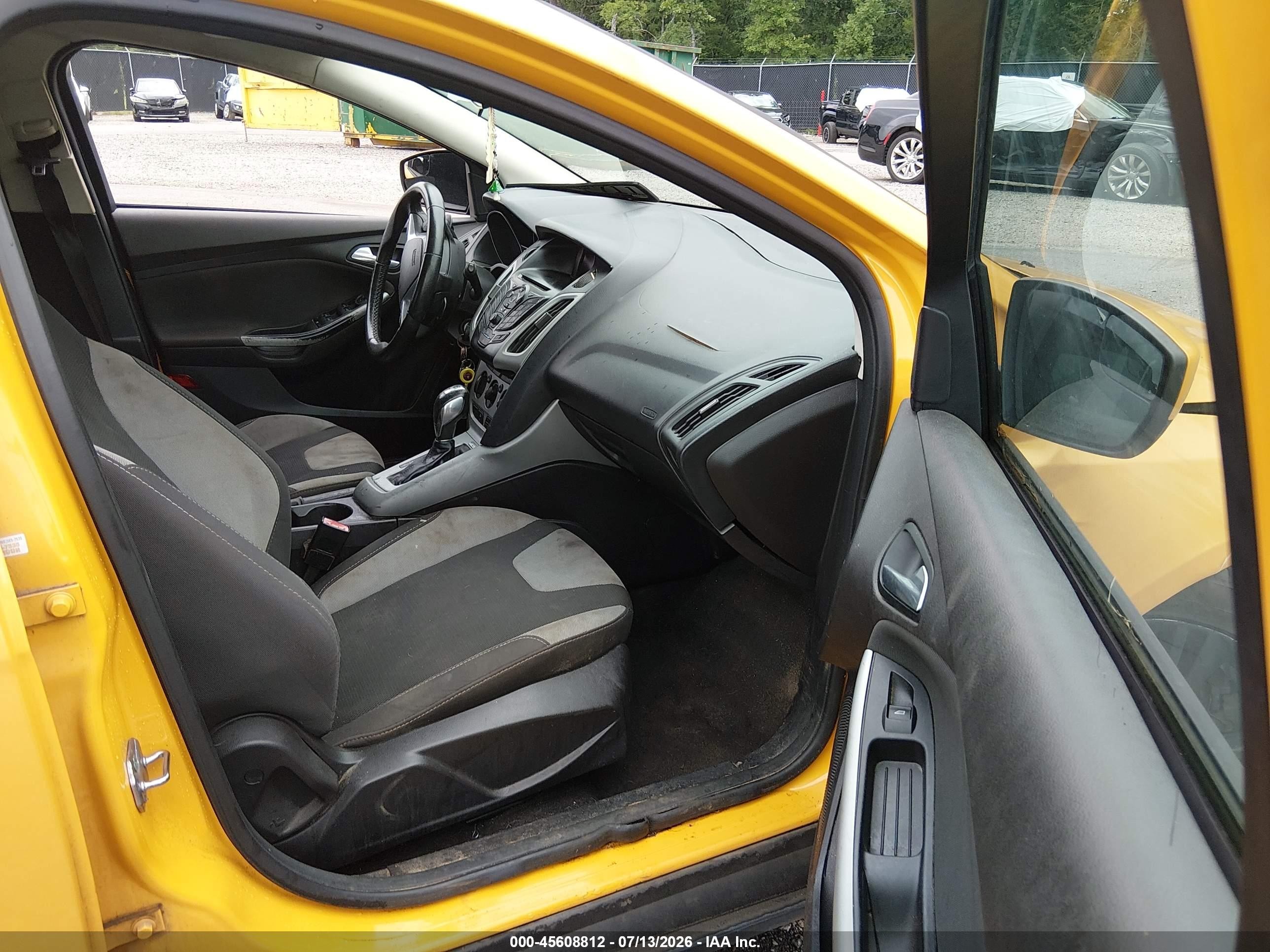 2012 Ford Focus Se Желтый vin: 1FAHP3K2XCL461438
