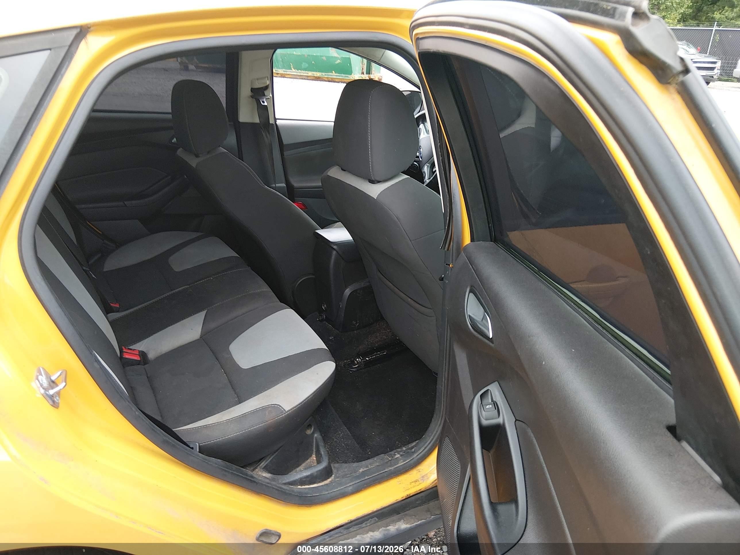 2012 Ford Focus Se Желтый vin: 1FAHP3K2XCL461438