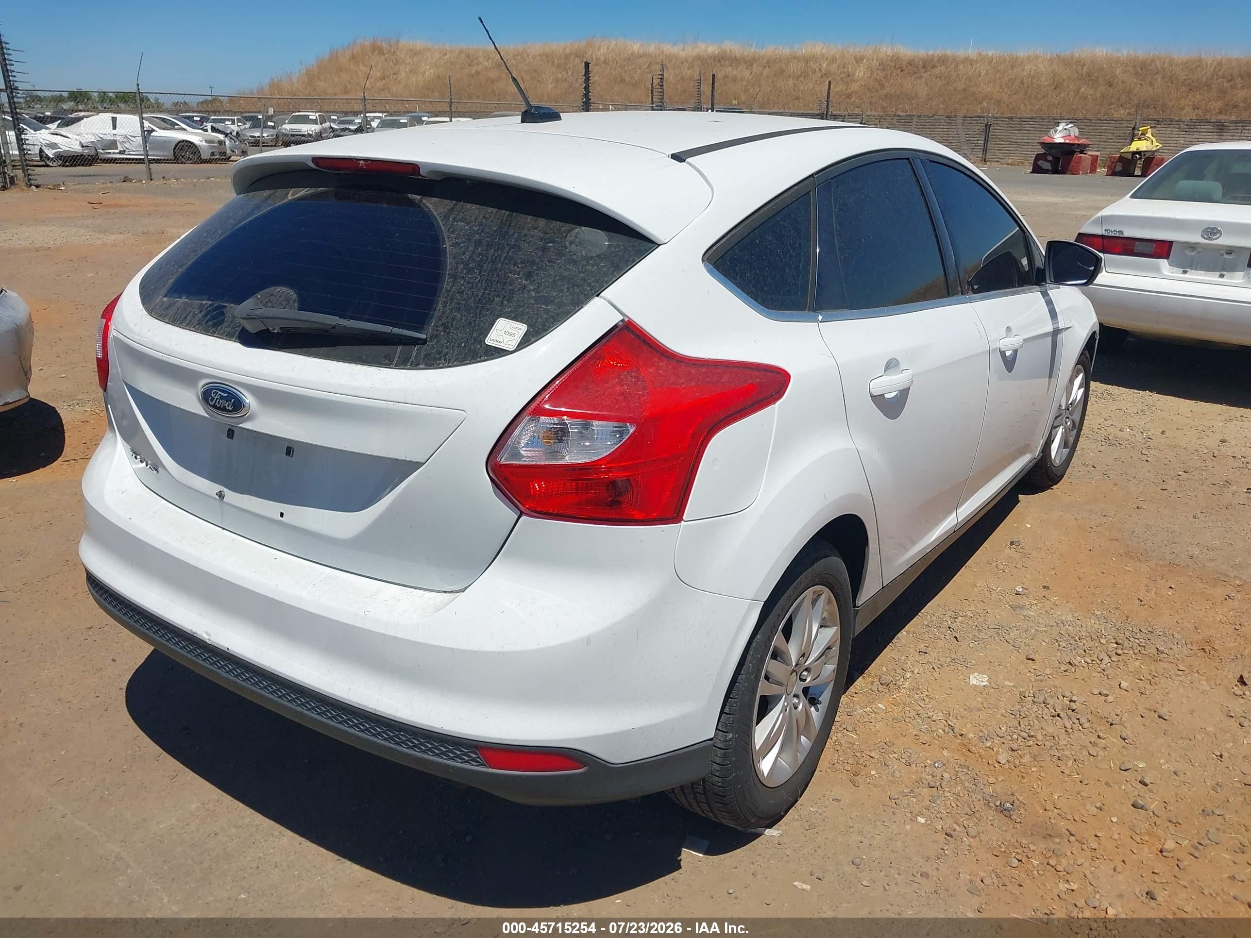 2012 Ford Focus Sel White vin: 1FAHP3M20CL135290