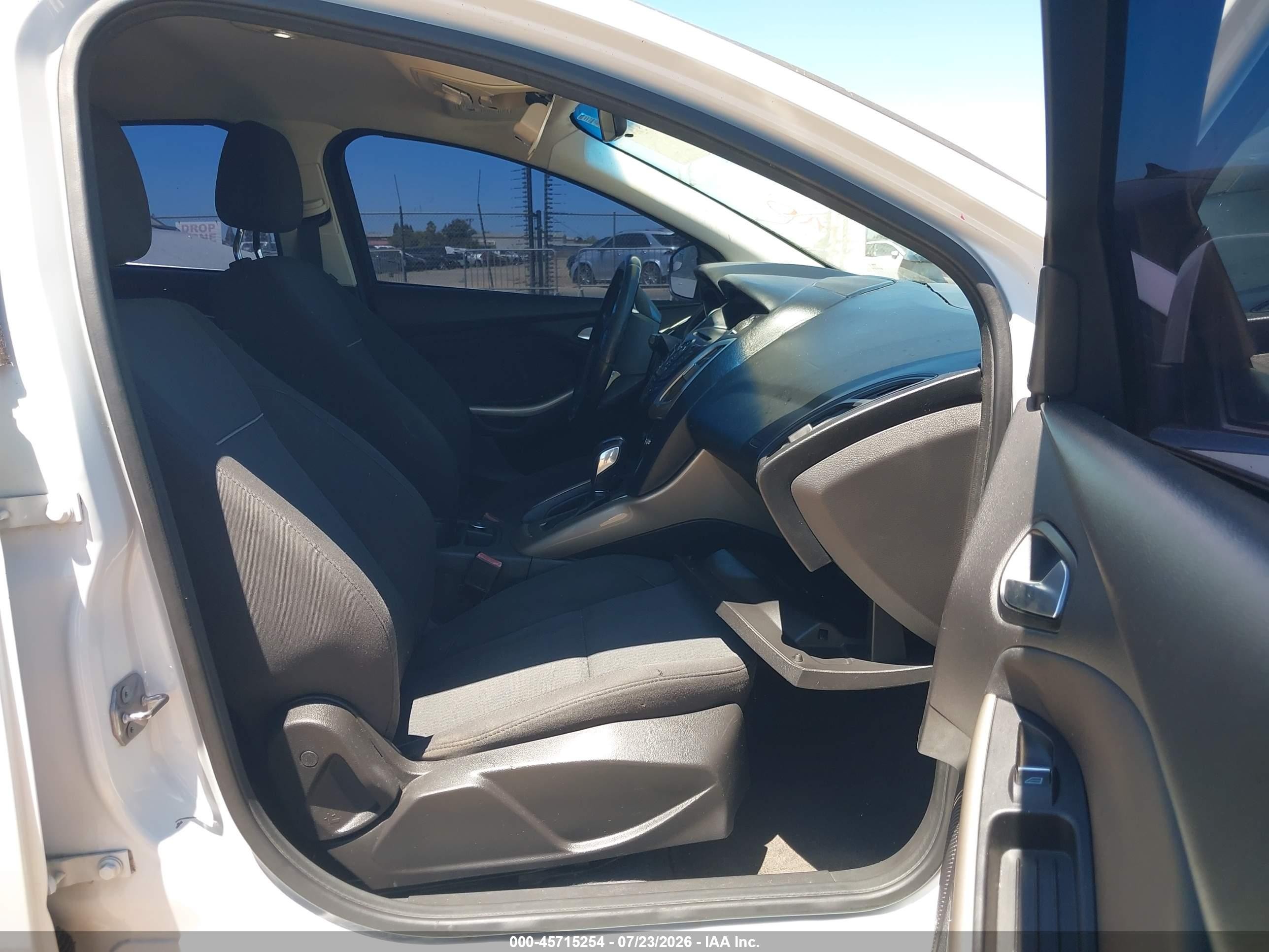 2012 Ford Focus Sel White vin: 1FAHP3M20CL135290