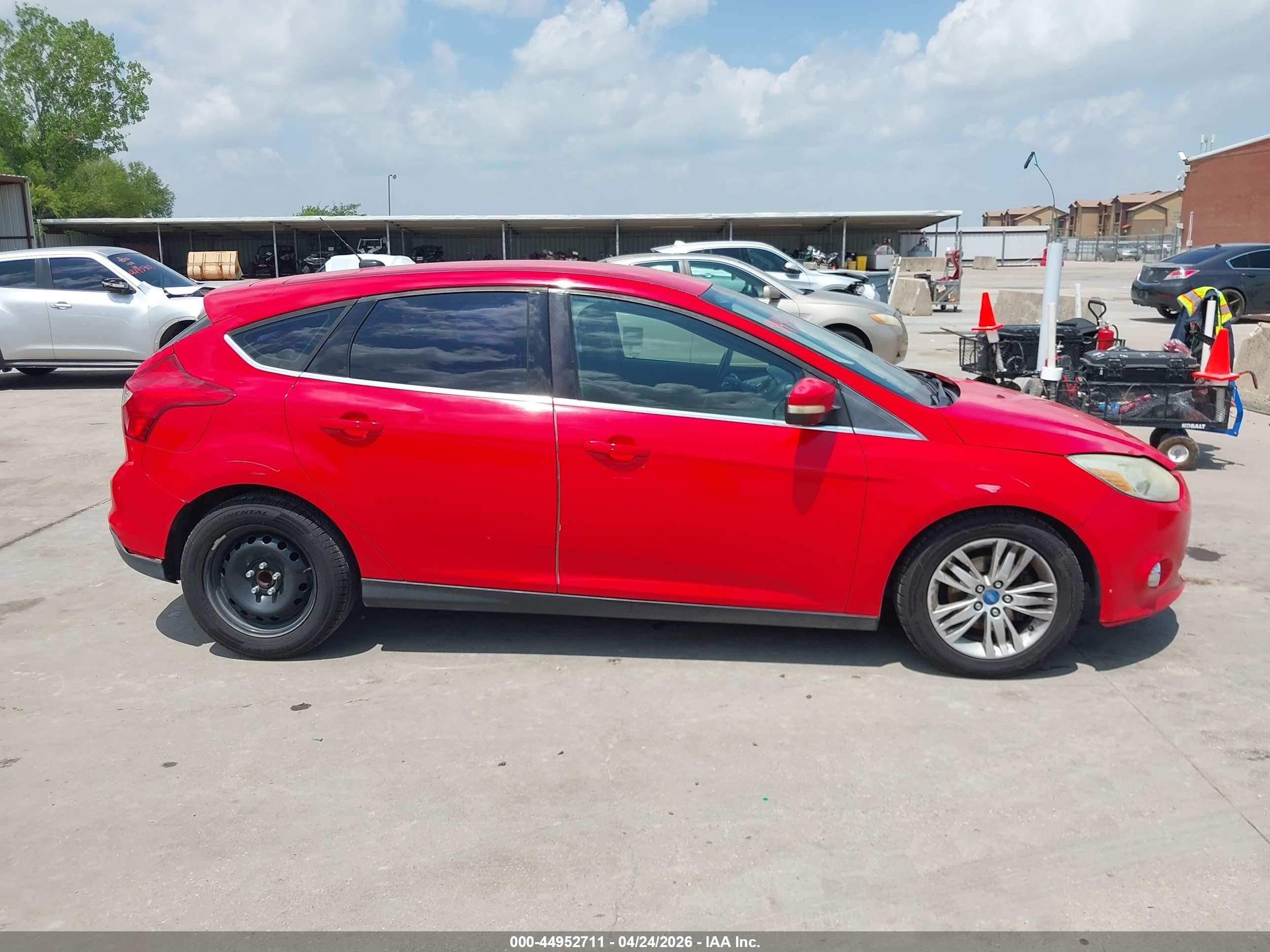 2012 Ford Focus Sel Red vin: 1FAHP3M20CL252089