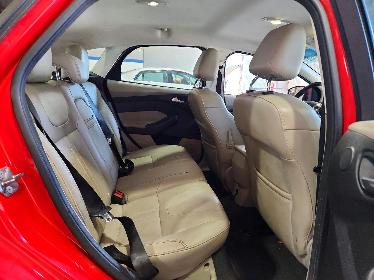 2012 Ford Focus Sel Red vin: 1FAHP3M20CL265263