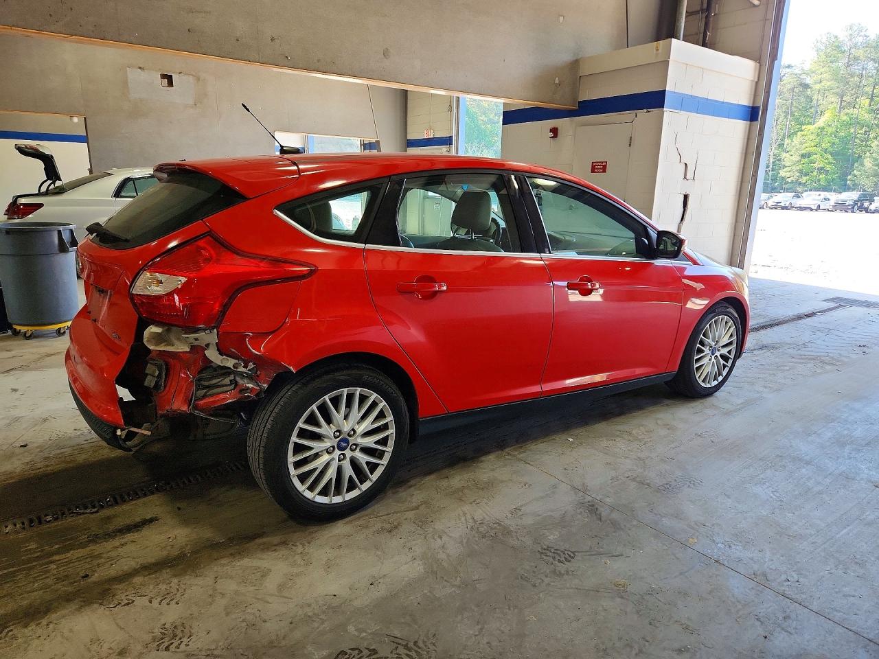 2012 Ford Focus Sel Red vin: 1FAHP3M20CL265263