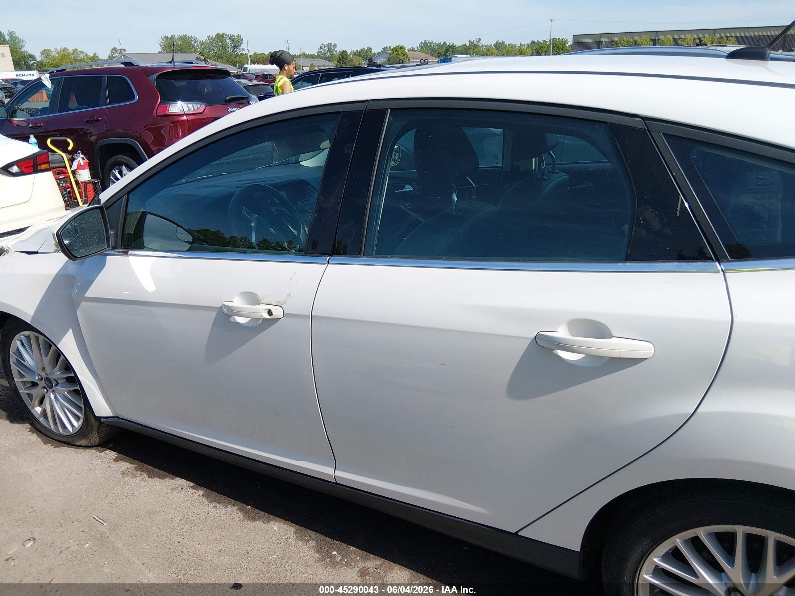 2012 Ford Focus Sel White vin: 1FAHP3M20CL271645