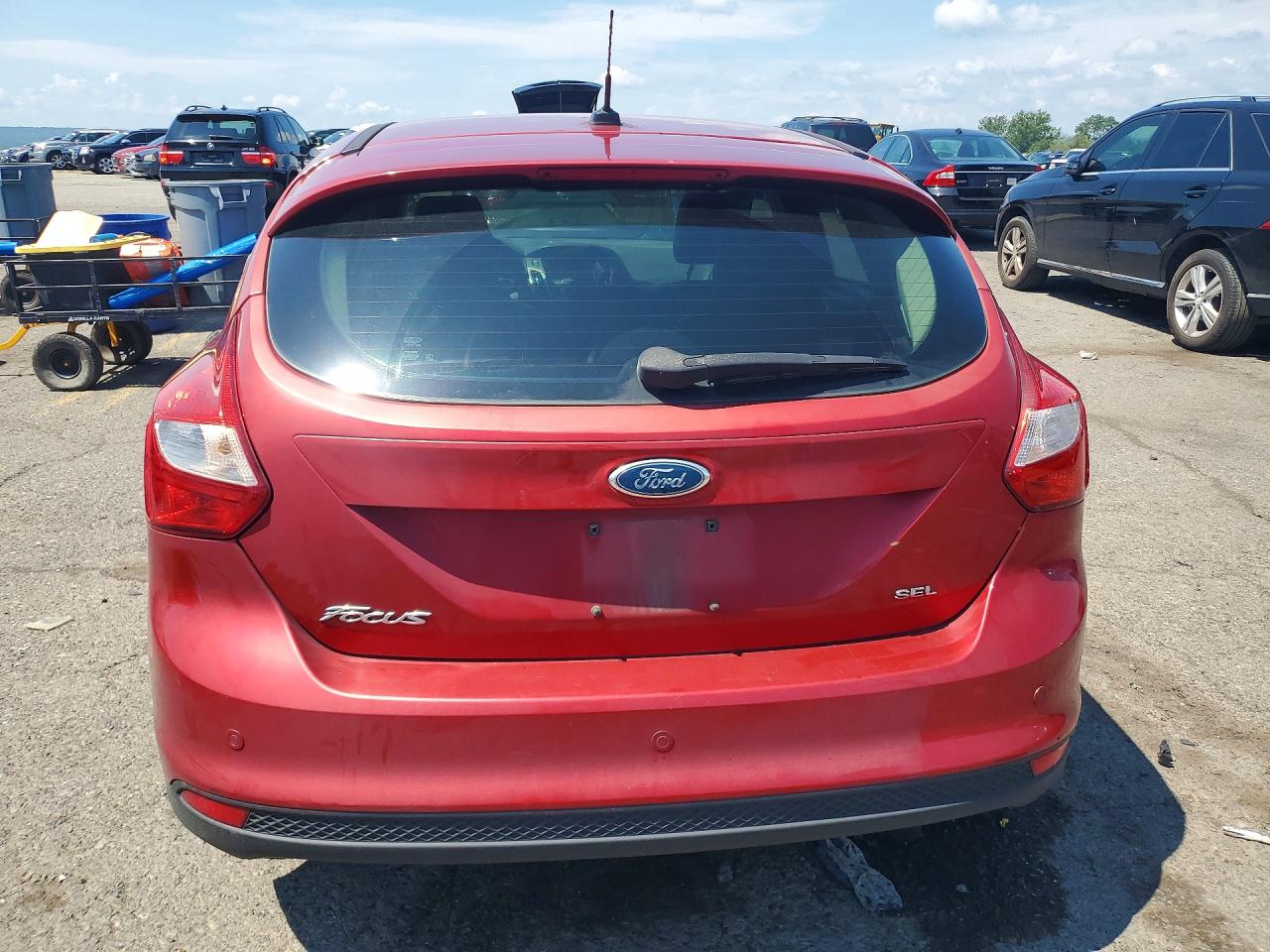 2012 Ford Focus Sel Red vin: 1FAHP3M21CL101679