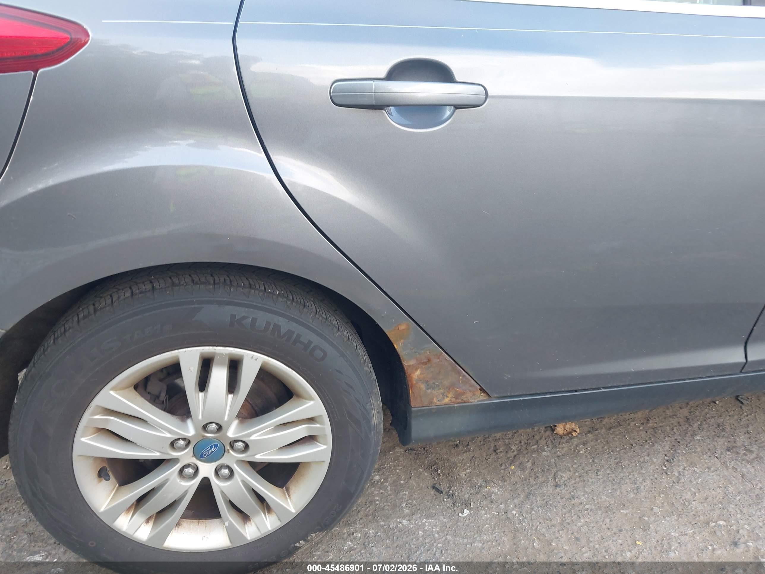 2012 Ford Focus Sel Gray vin: 1FAHP3M21CL200602