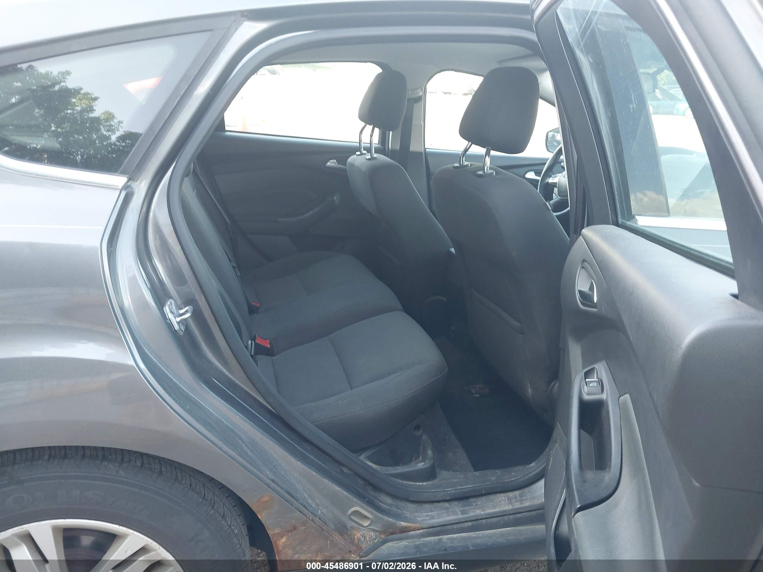 2012 Ford Focus Sel Gray vin: 1FAHP3M21CL200602