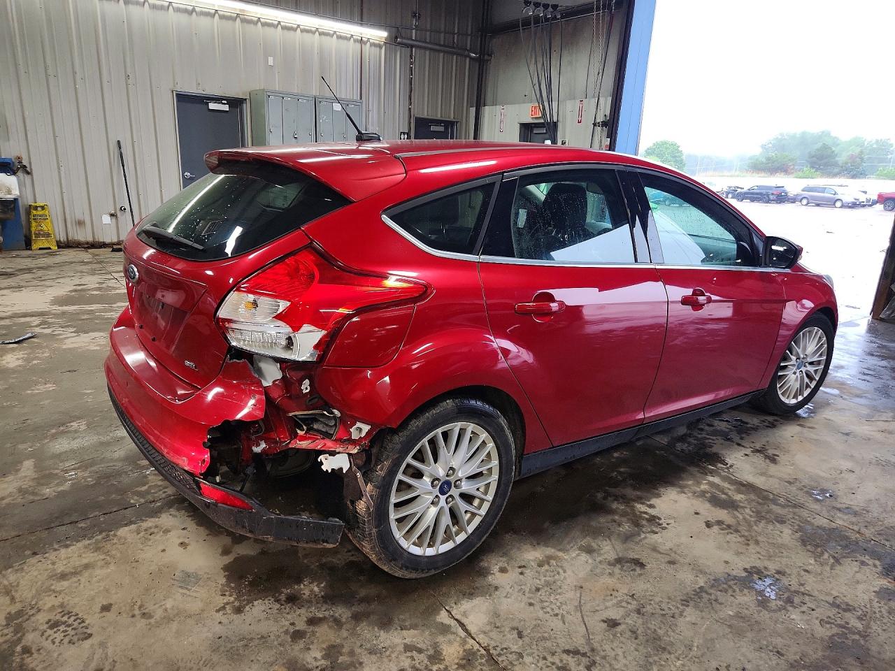 2012 Ford Focus Sel Red vin: 1FAHP3M21CL255101