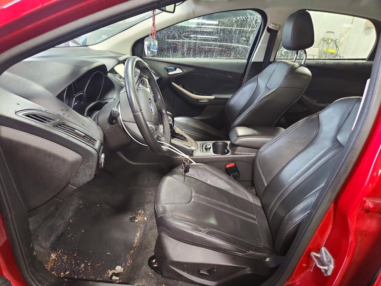 2012 Ford Focus Sel Red vin: 1FAHP3M21CL255101