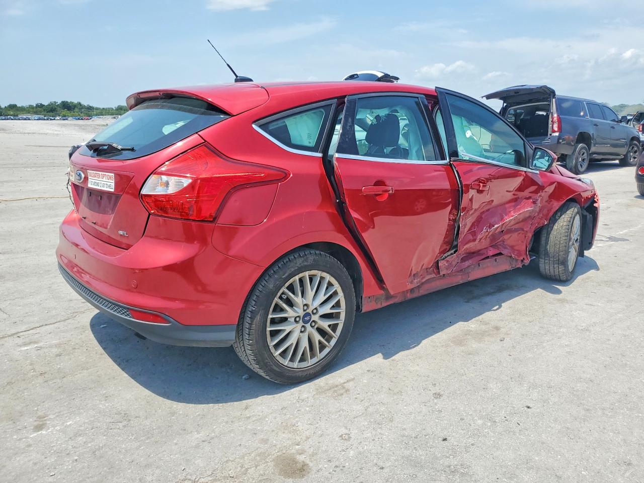 2012 Ford Focus Sel Red vin: 1FAHP3M21CL308637
