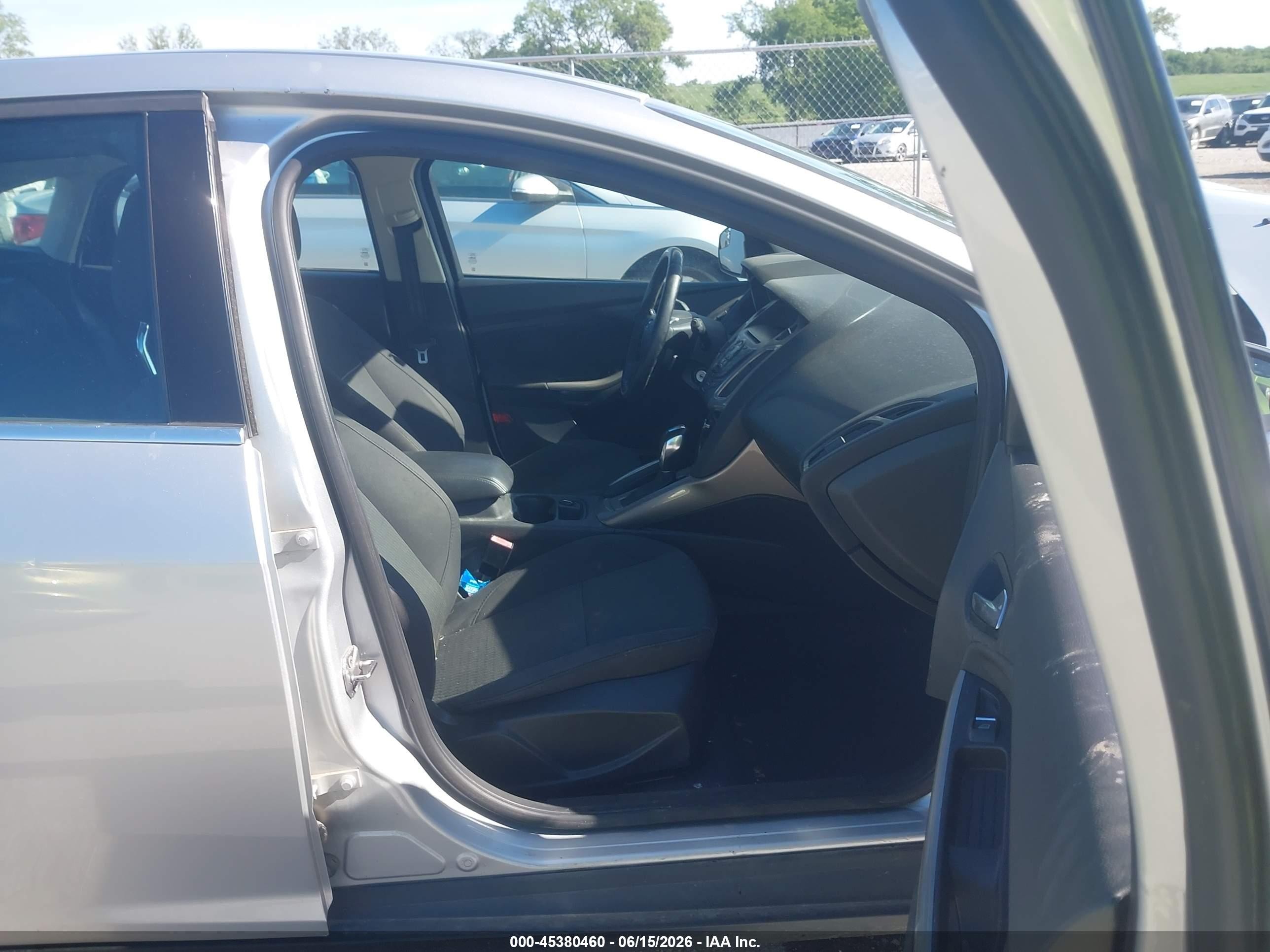 2012 Ford Focus Sel Серебряный vin: 1FAHP3M21CL337832