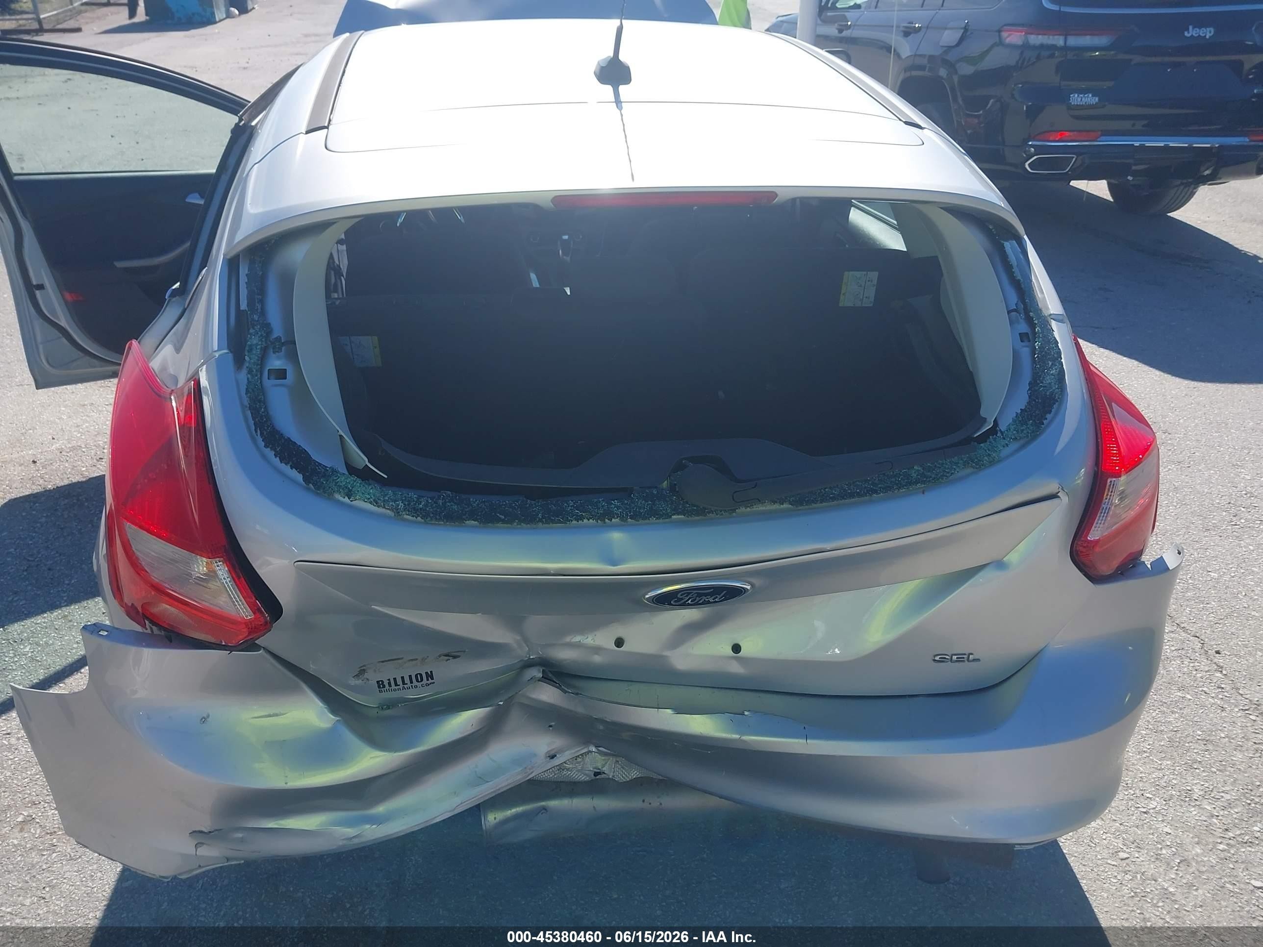 2012 Ford Focus Sel Серебряный vin: 1FAHP3M21CL337832