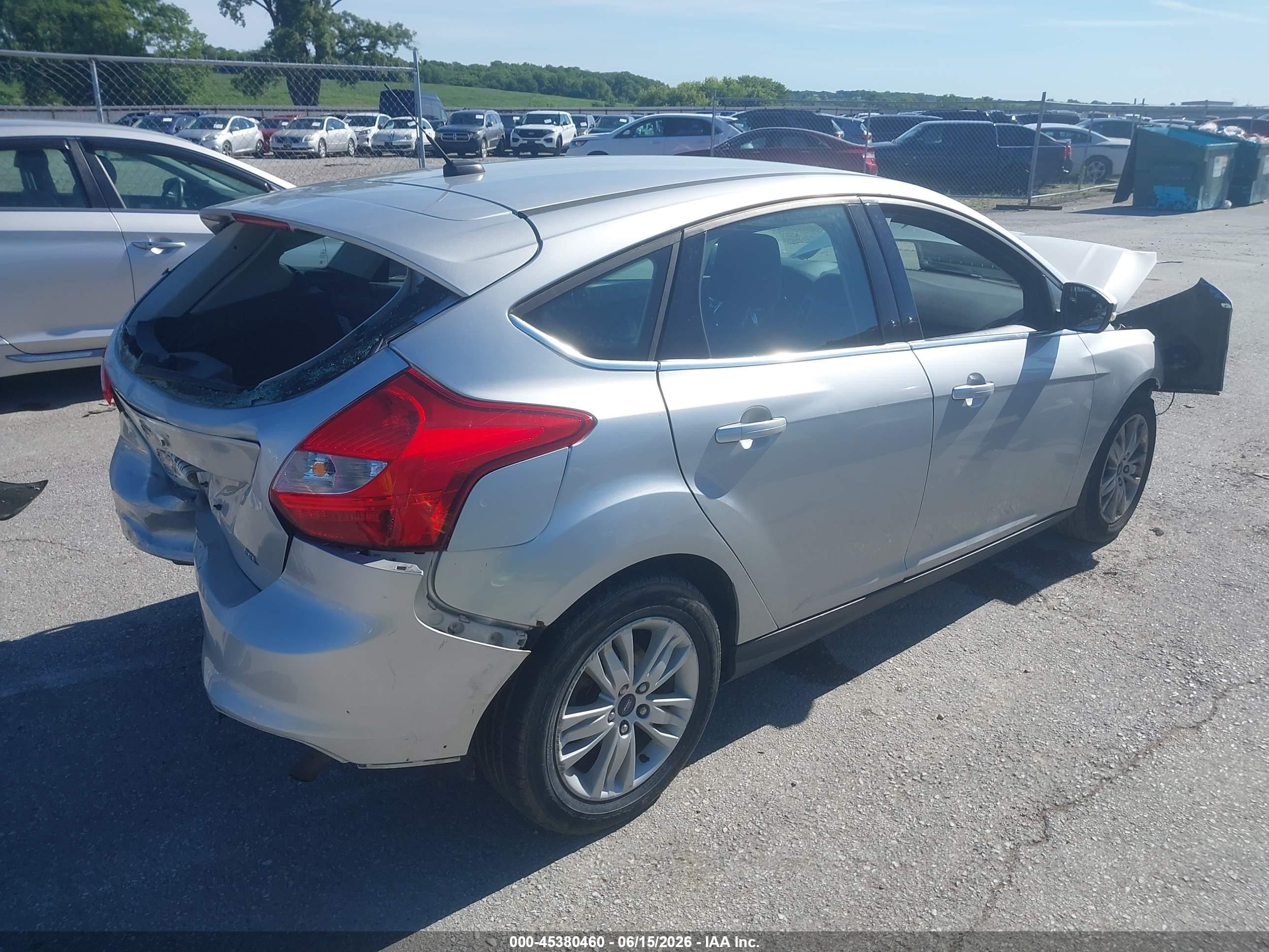 2012 Ford Focus Sel Серебряный vin: 1FAHP3M21CL337832