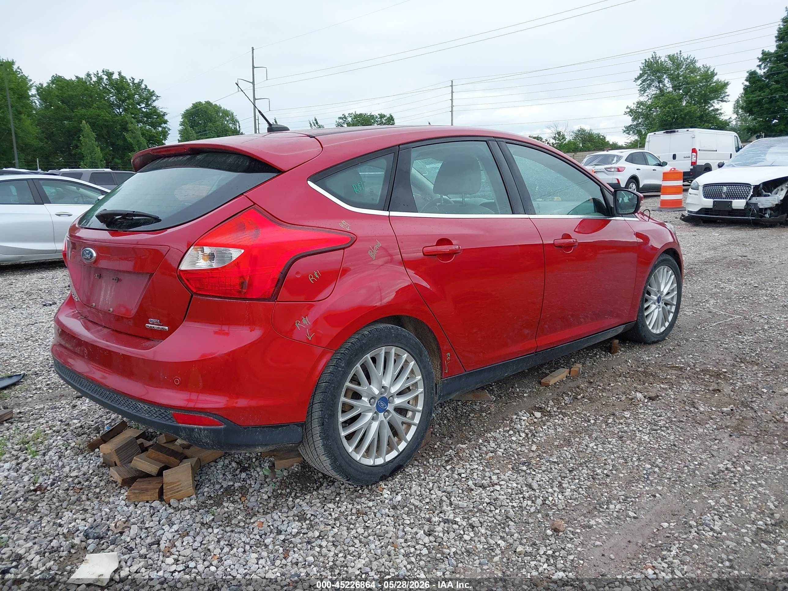 2012 Ford Focus Sel Красный vin: 1FAHP3M21CL429166
