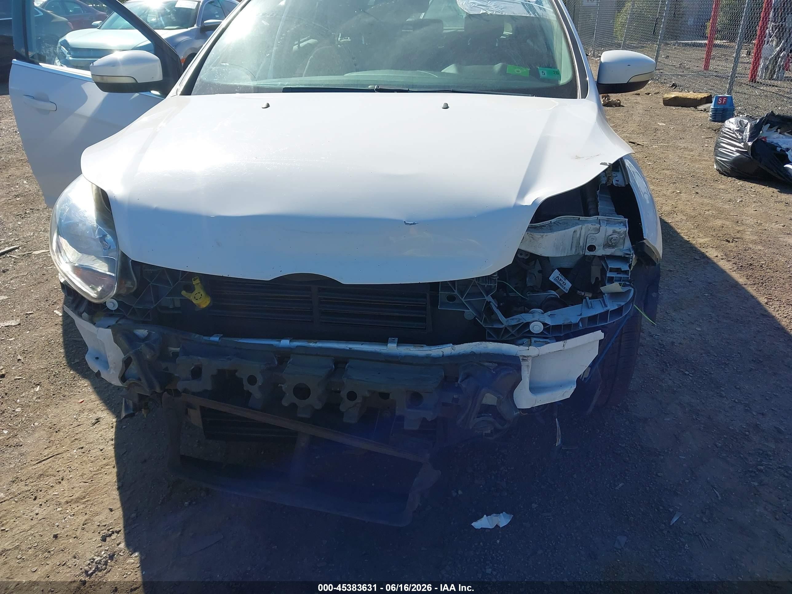 2012 Ford Focus Sel White vin: 1FAHP3M22CL334180
