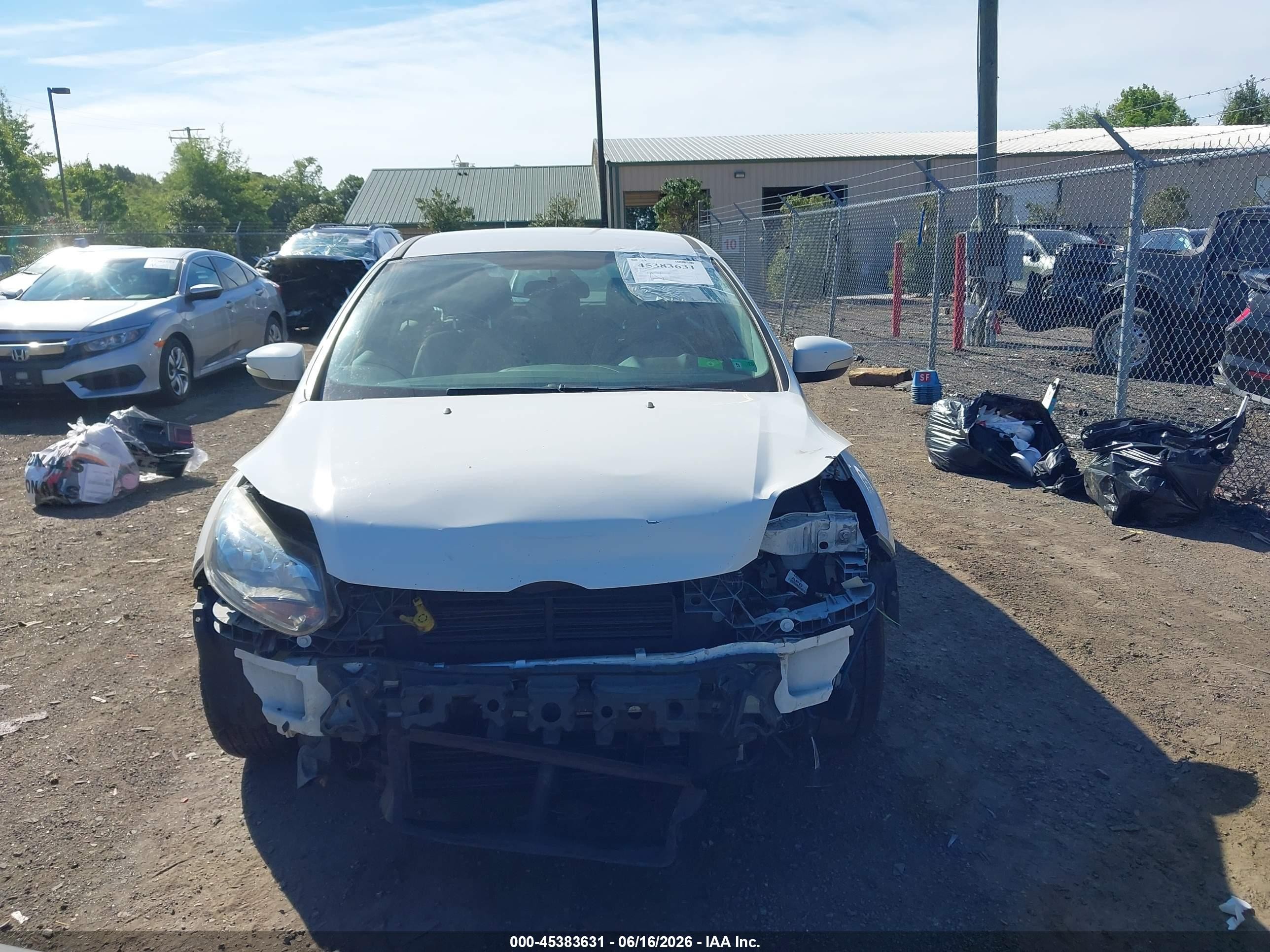 2012 Ford Focus Sel White vin: 1FAHP3M22CL334180