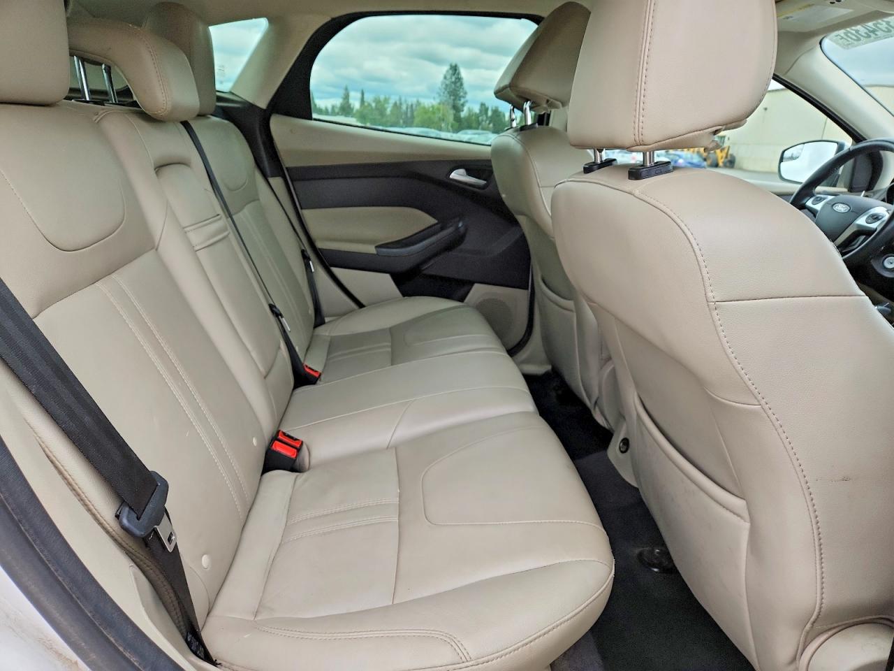 2012 Ford Focus Sel White vin: 1FAHP3M22CL423103