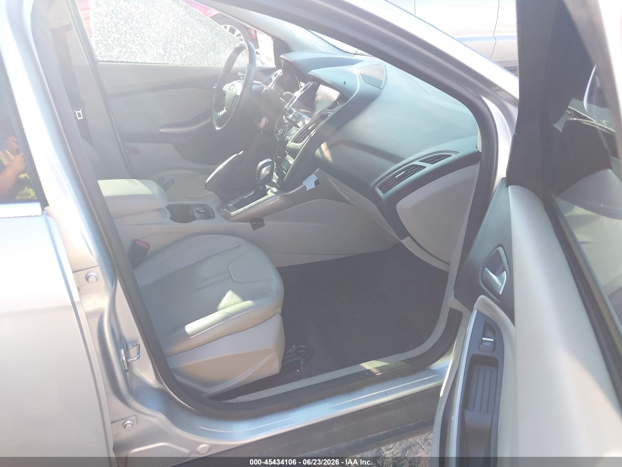2012 Ford Focus Sel Silver vin: 1FAHP3M22CL479896