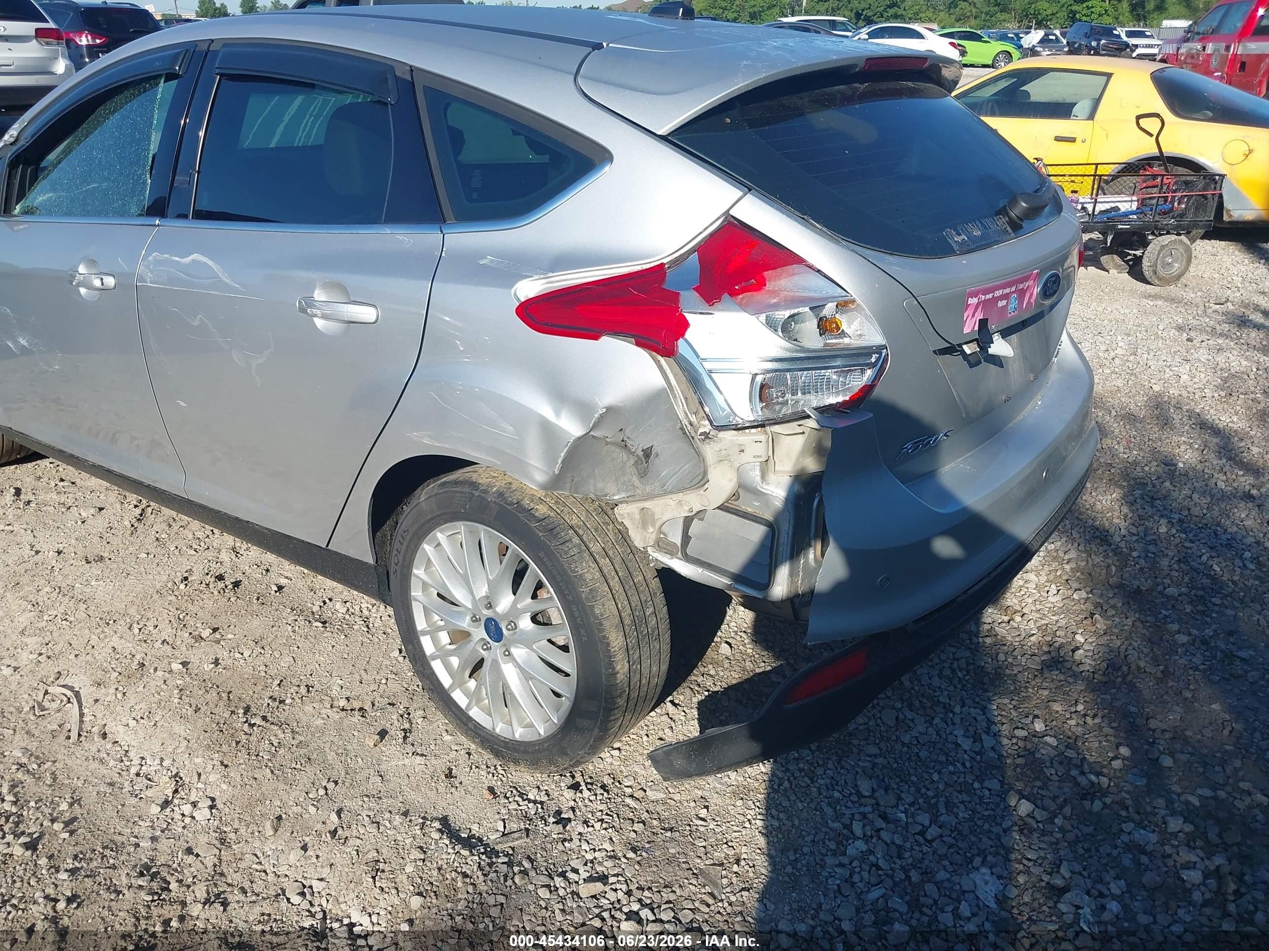 2012 Ford Focus Sel Silver vin: 1FAHP3M22CL479896