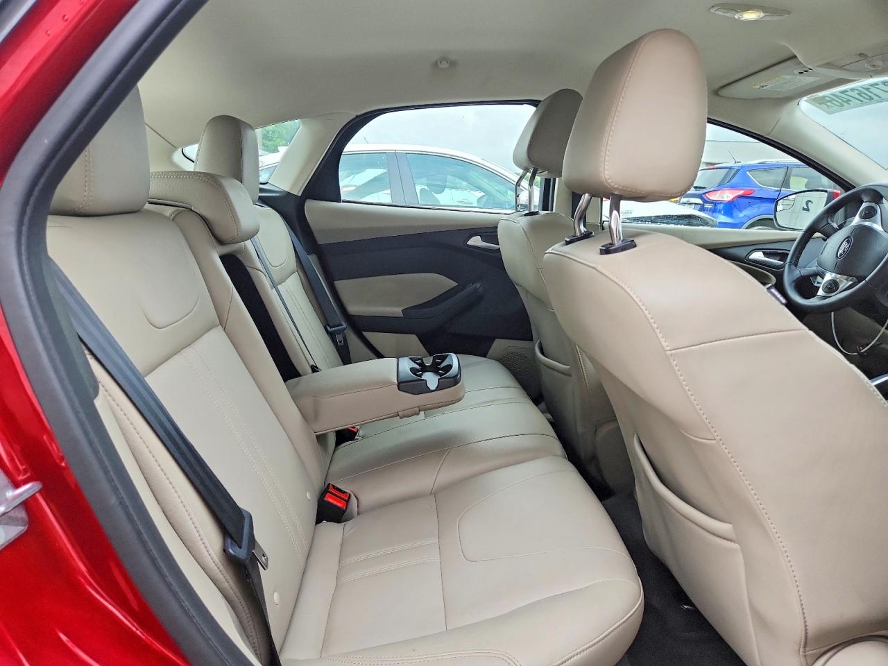 2012 Ford Focus Sel Red vin: 1FAHP3M24CL144915